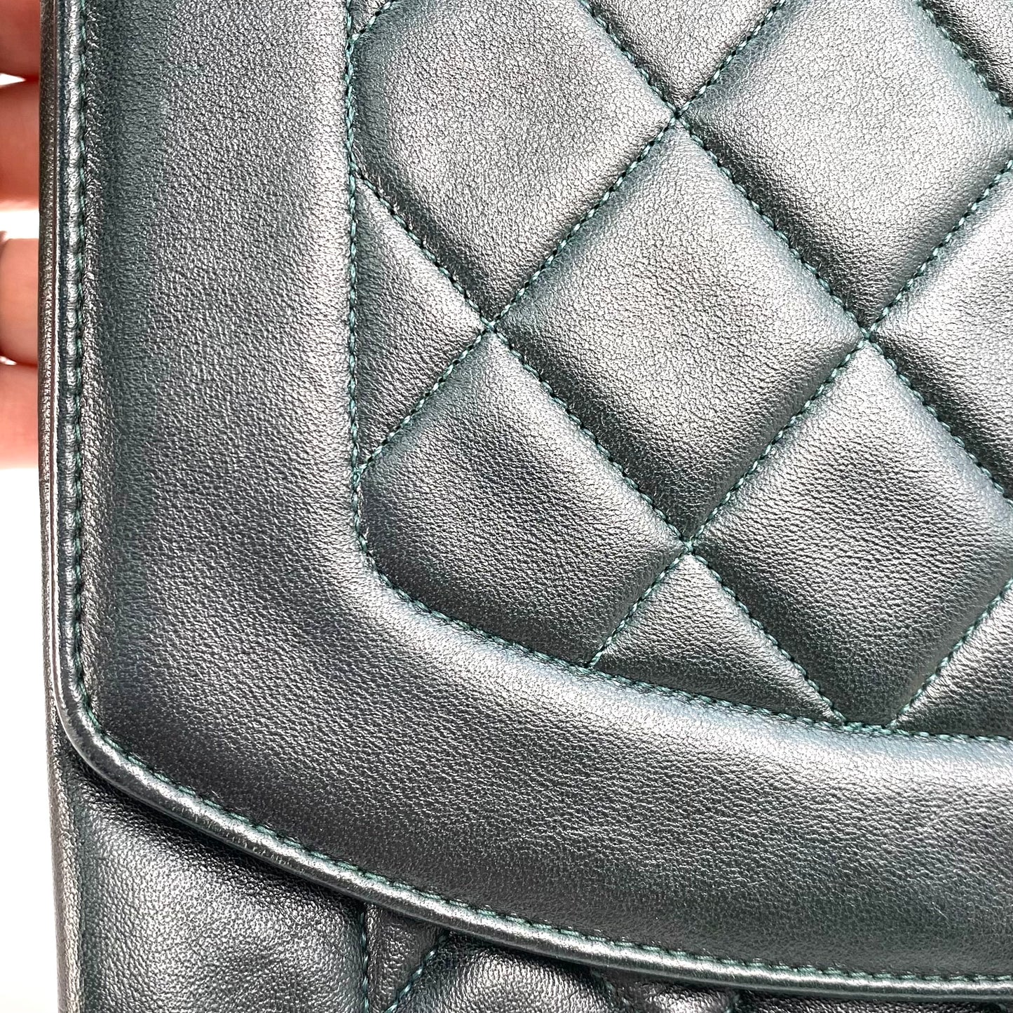 Hoult, 1 Series Medium Diana Dark Green Lambskin with seal and card
