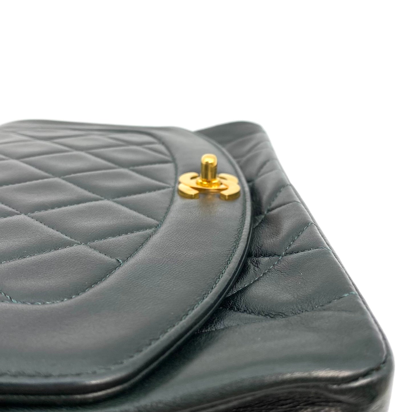 Hoult, 1 Series Medium Diana Dark Green Lambskin with seal and card