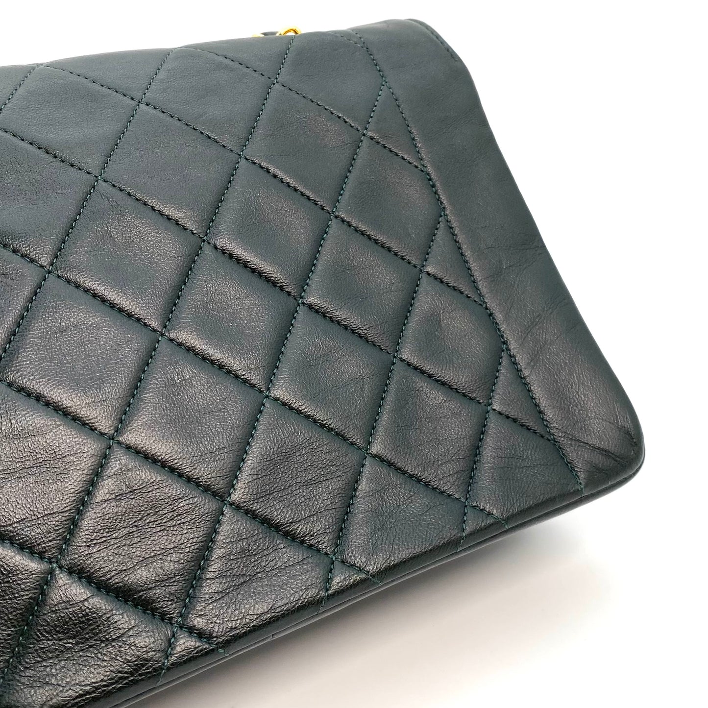 Hoult, 1 Series Medium Diana Dark Green Lambskin with seal and card