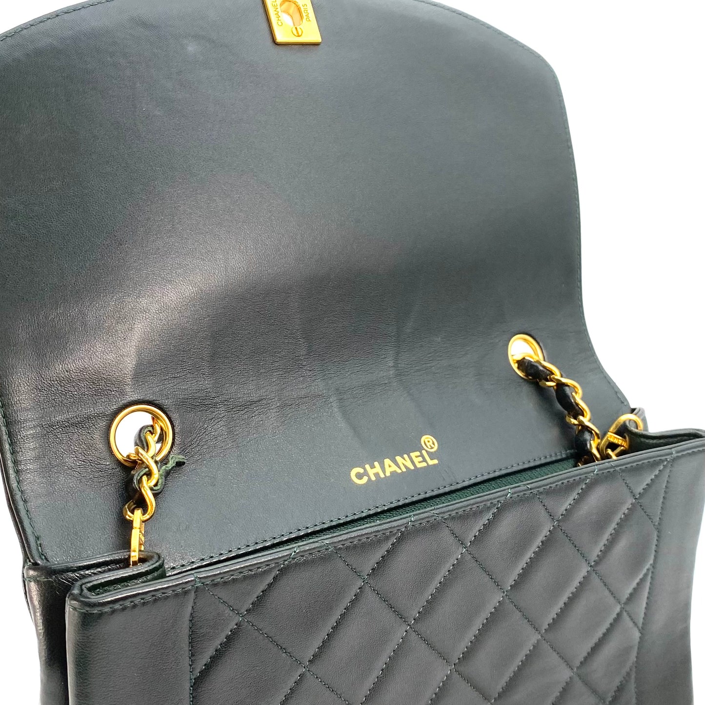 Hoult, 1 Series Medium Diana Dark Green Lambskin with seal and card