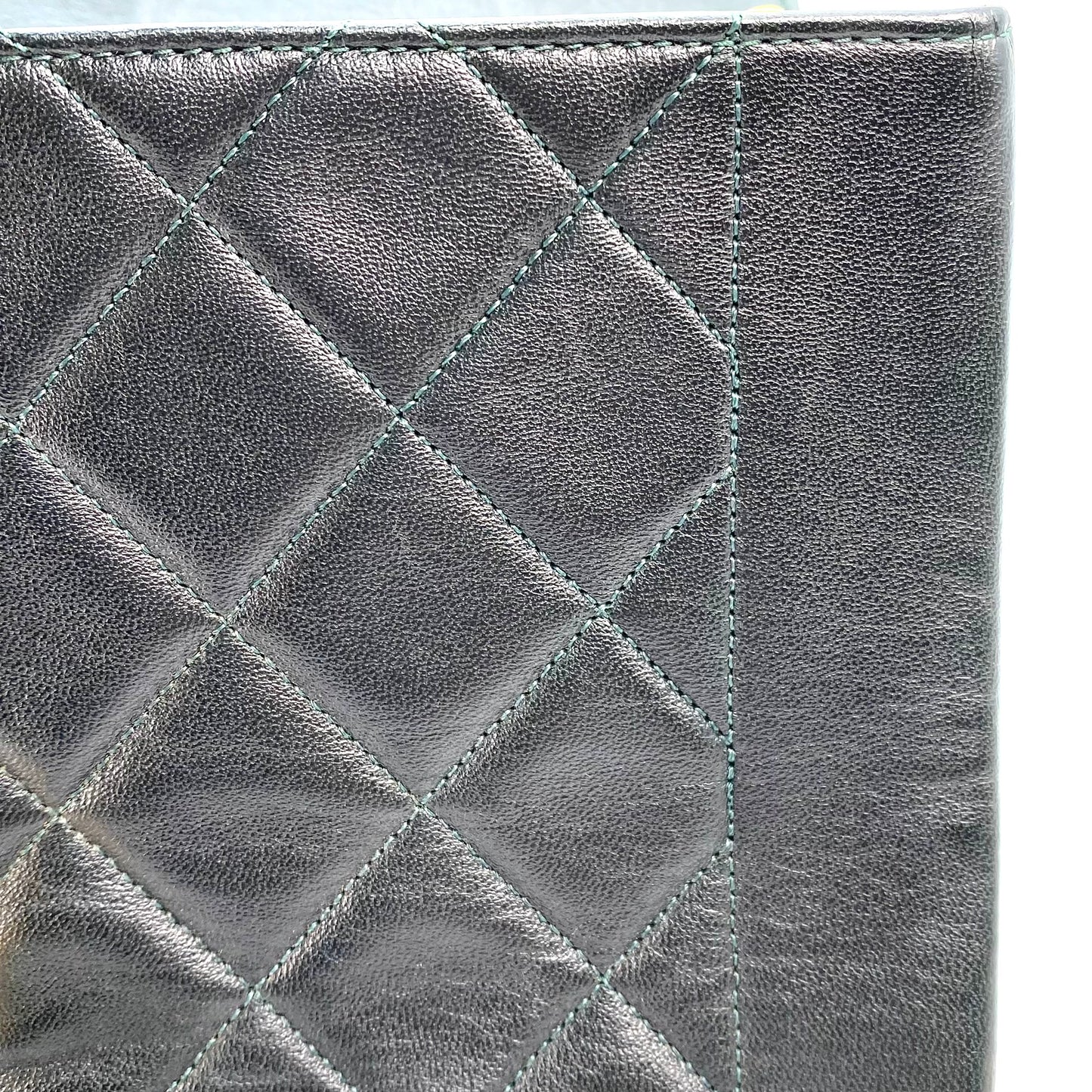 Hoult, 1 Series Medium Diana Dark Green Lambskin with seal and card