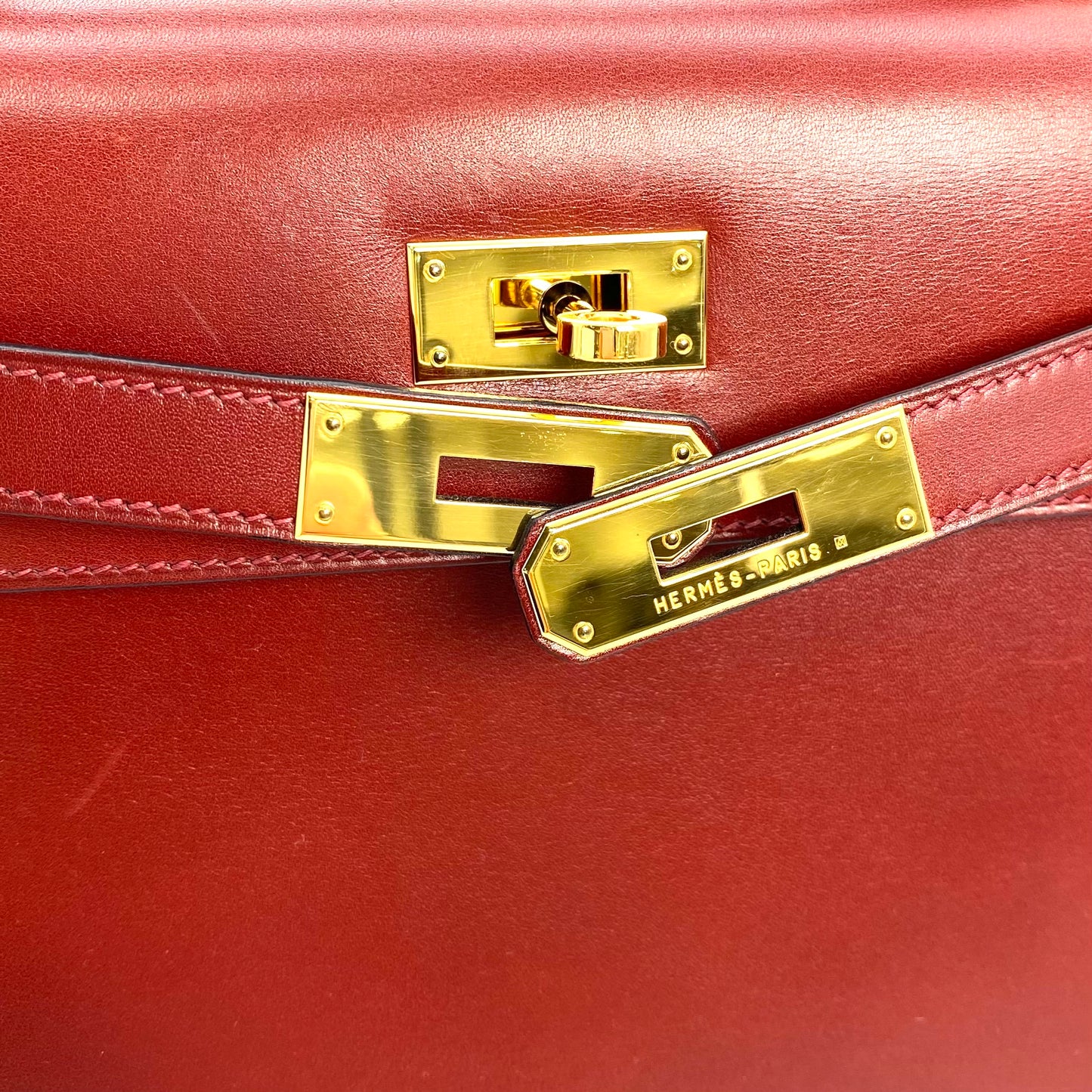 James, 2000 Kelly 32 Retourne Marron Fonce Togo Gold Hardware with stamp □D 2000
