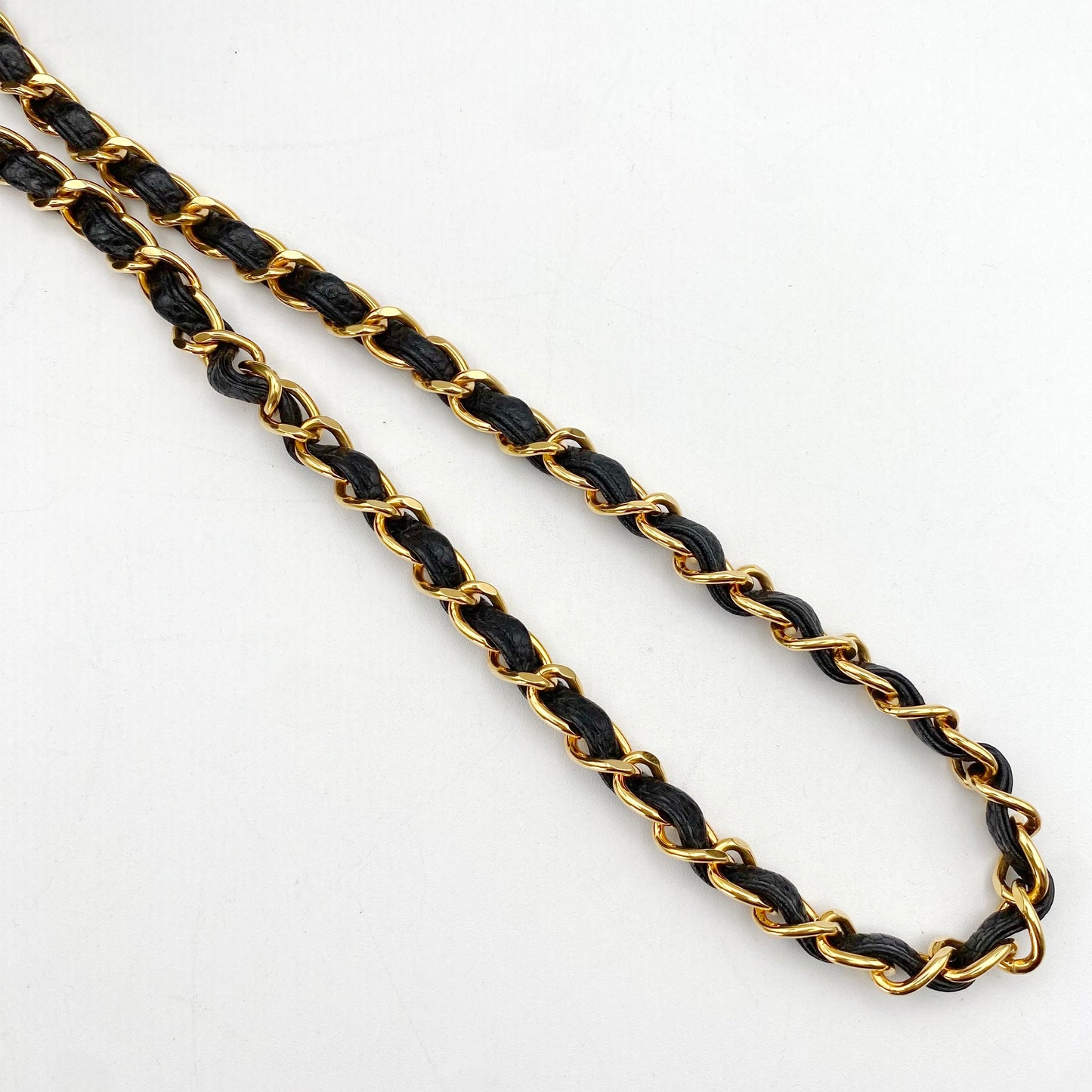 Abunda, 3 Series Medium Diana Black caviar with seal only