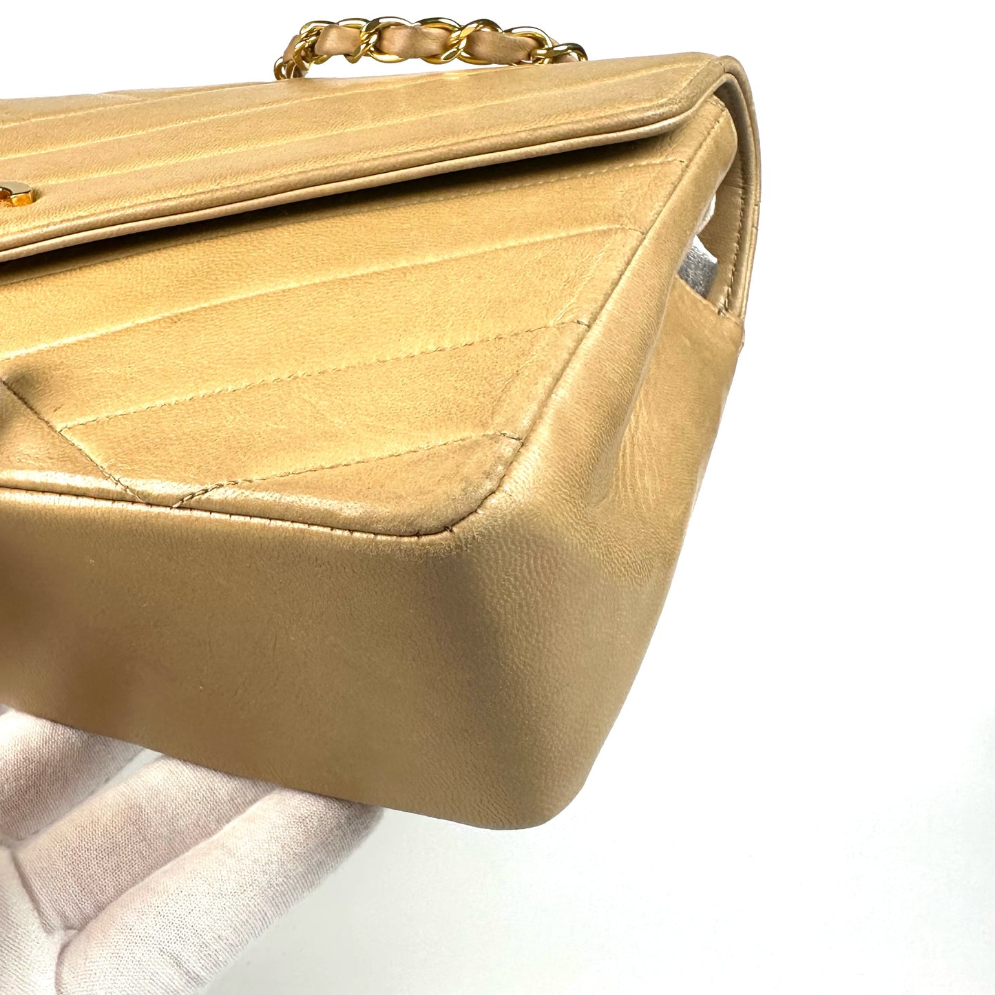 Wrenleigh, 2 series medium classic flap beige lambskin zigzag flap with seal