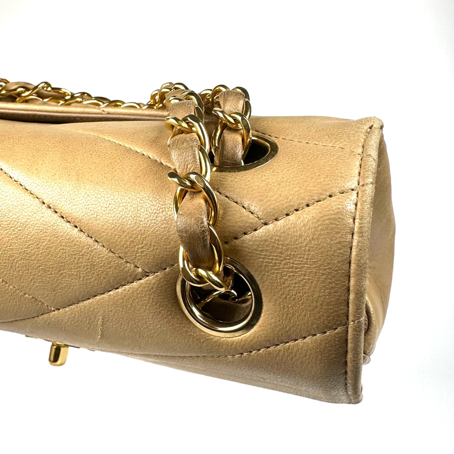 Wrenleigh, 2 series medium classic flap beige lambskin zigzag flap with seal