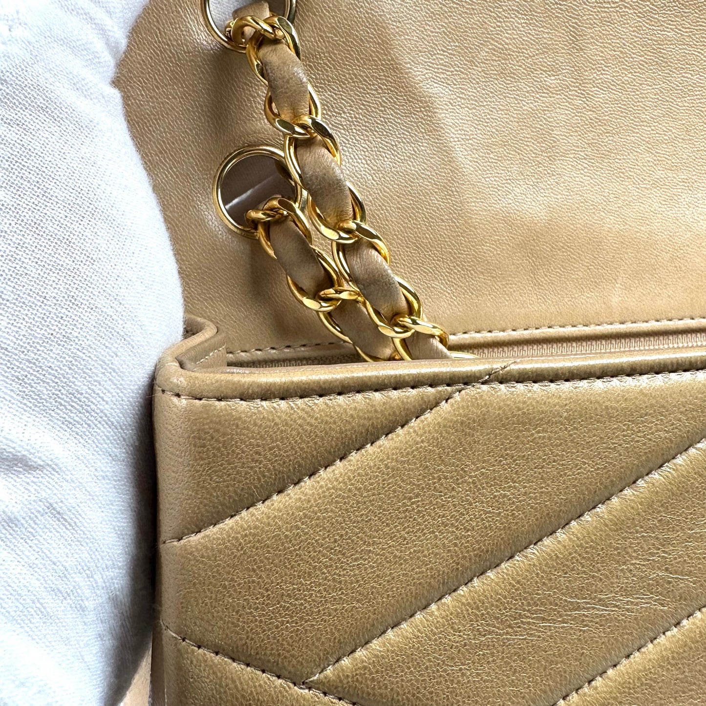 Wrenleigh, 2 series medium classic flap beige lambskin zigzag flap with seal