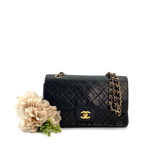 Nixi, 2 Series Classic Flap 25 Black Lambskin with seal and card