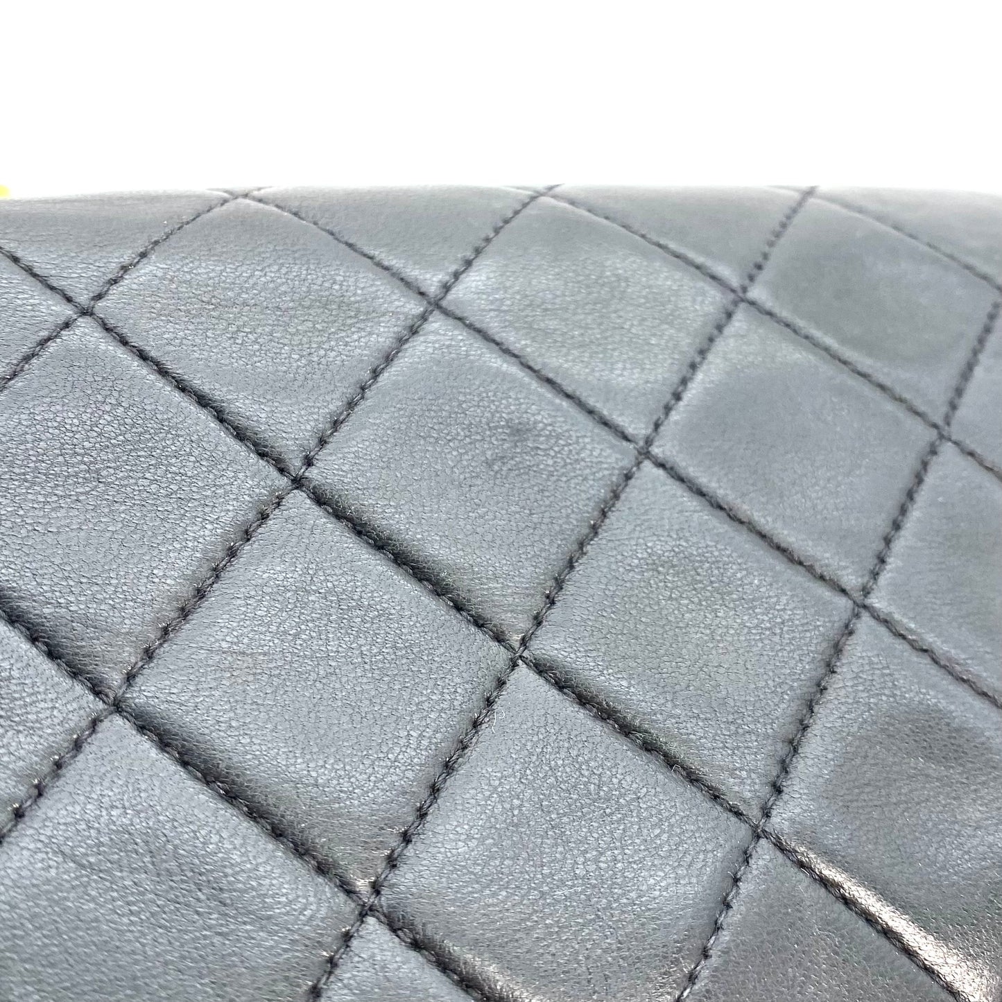 Nixi, 2 Series Classic Flap 25 Black Lambskin with seal and card