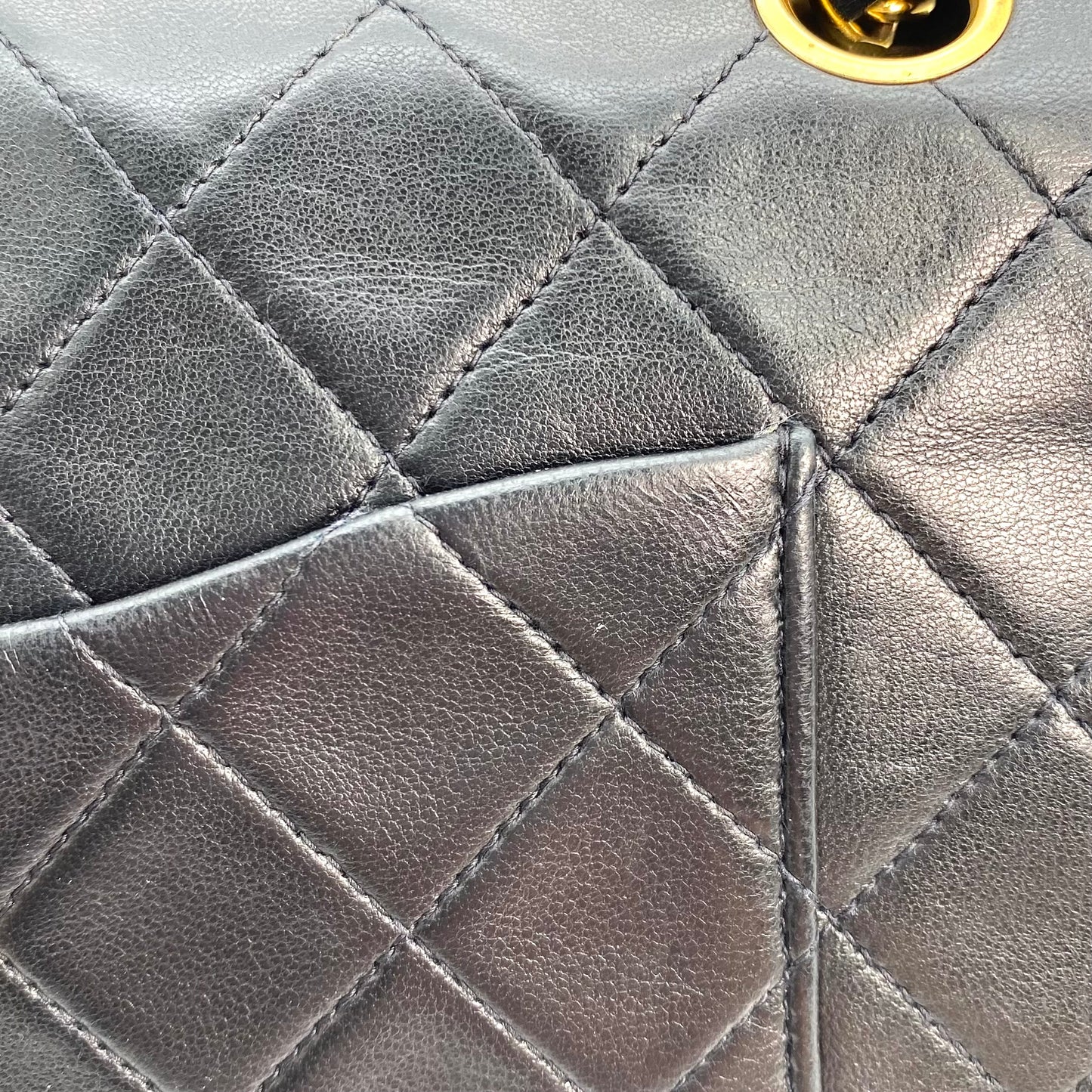 Nixi, 2 Series Classic Flap 25 Black Lambskin with seal and card
