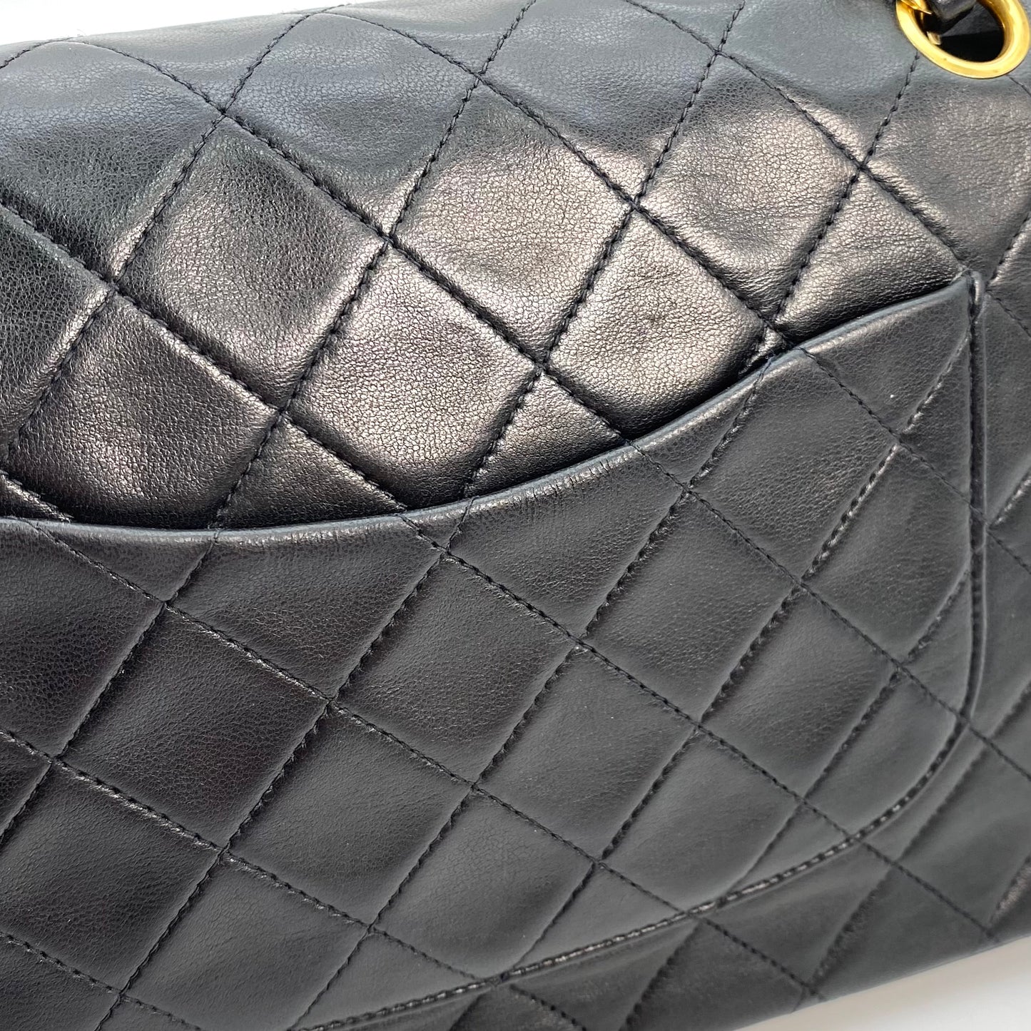 Nixi, 2 Series Classic Flap 25 Black Lambskin with seal and card