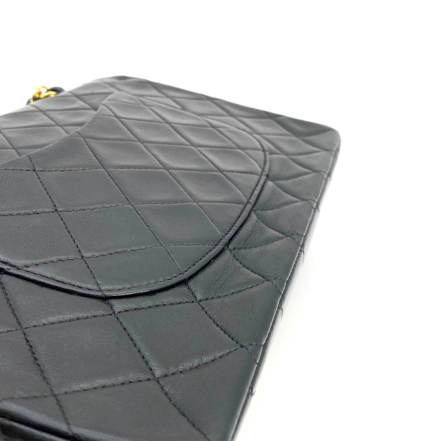 Nixi, 2 Series Classic Flap 25 Black Lambskin with seal and card