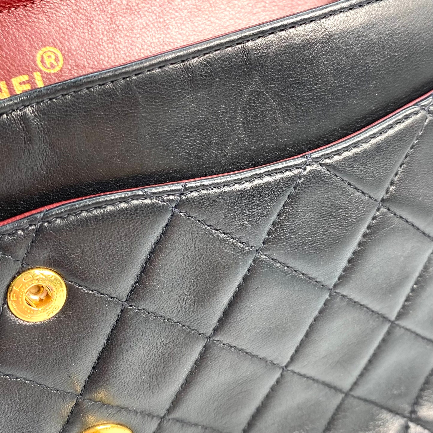 Nixi, 2 Series Classic Flap 25 Black Lambskin with seal and card