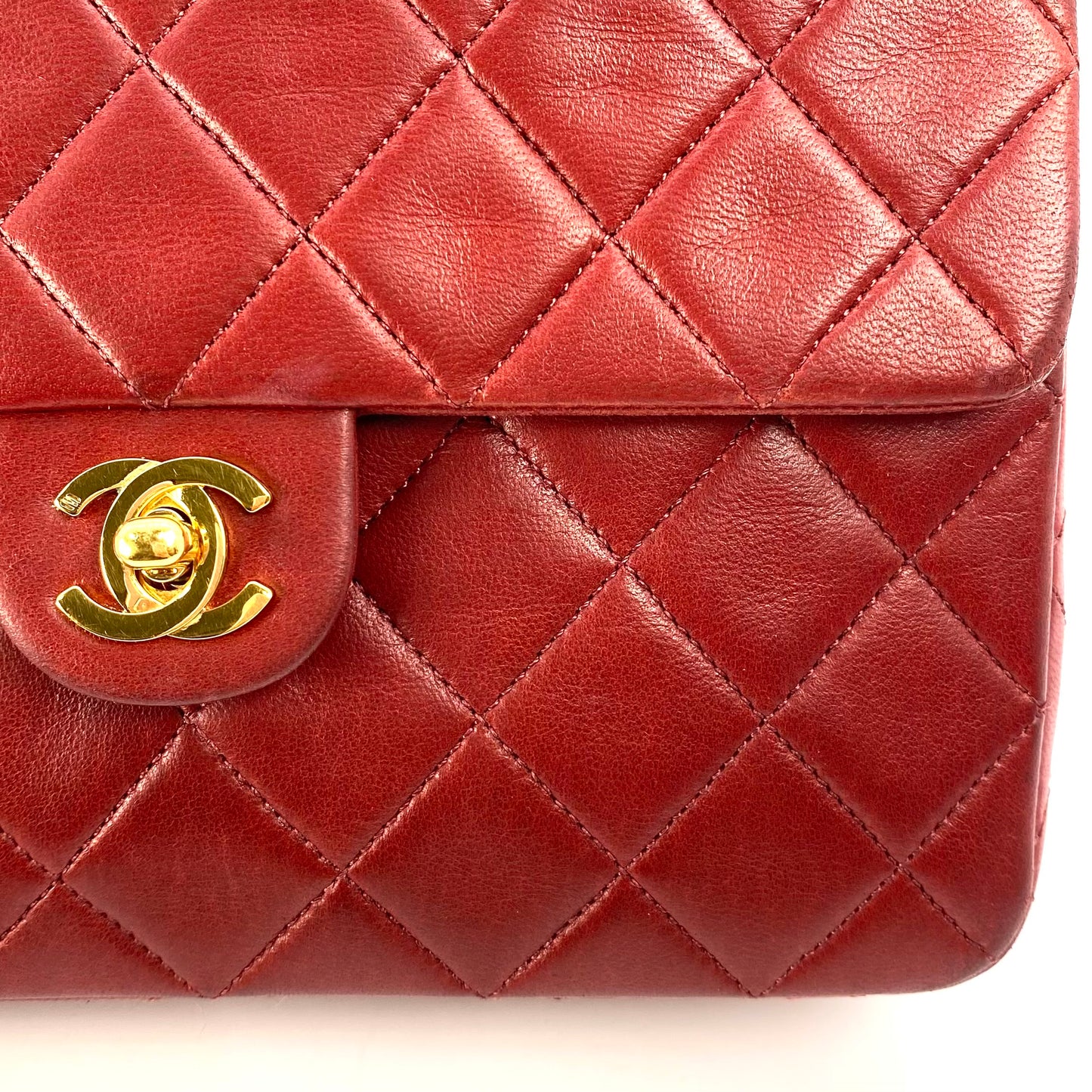 Kevin, 1 Series Square 20 Red Lambskin with seal and card