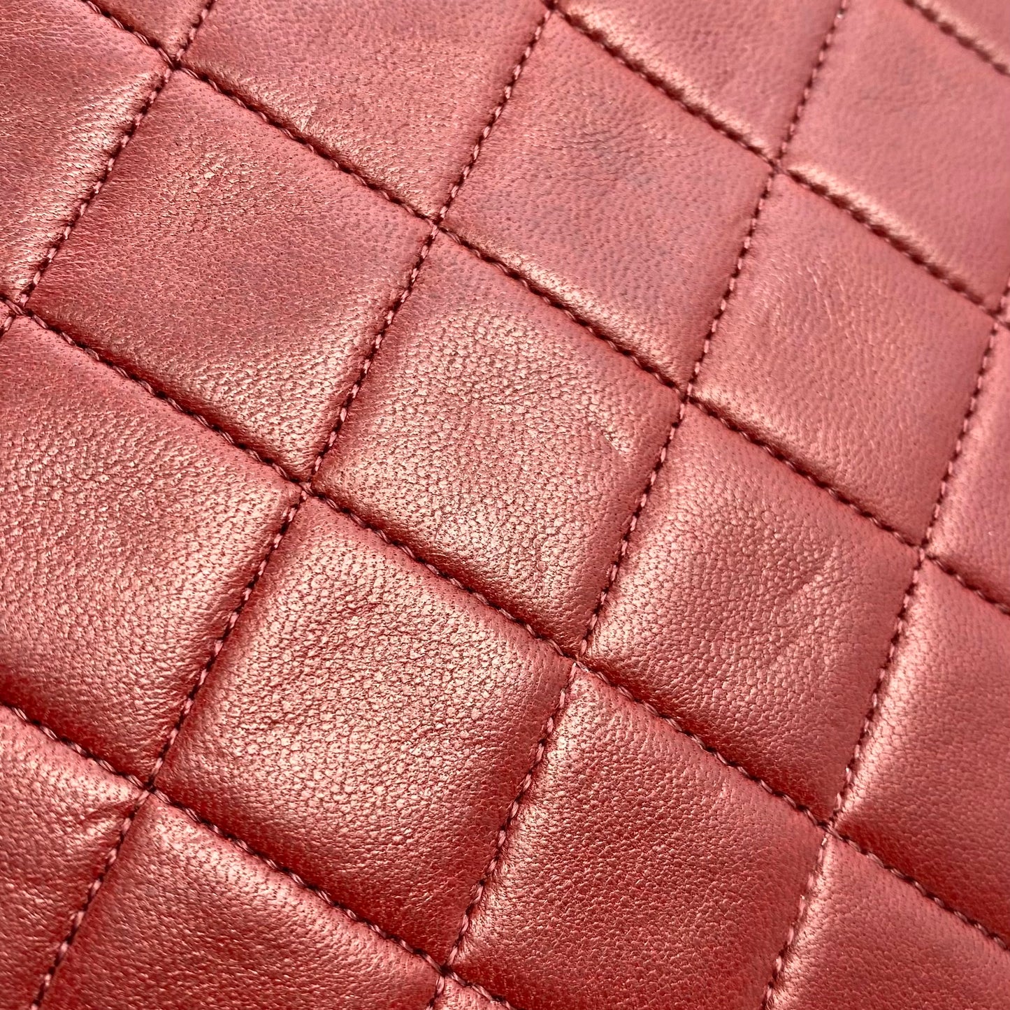 Kevin, 1 Series Square 20 Red Lambskin with seal and card