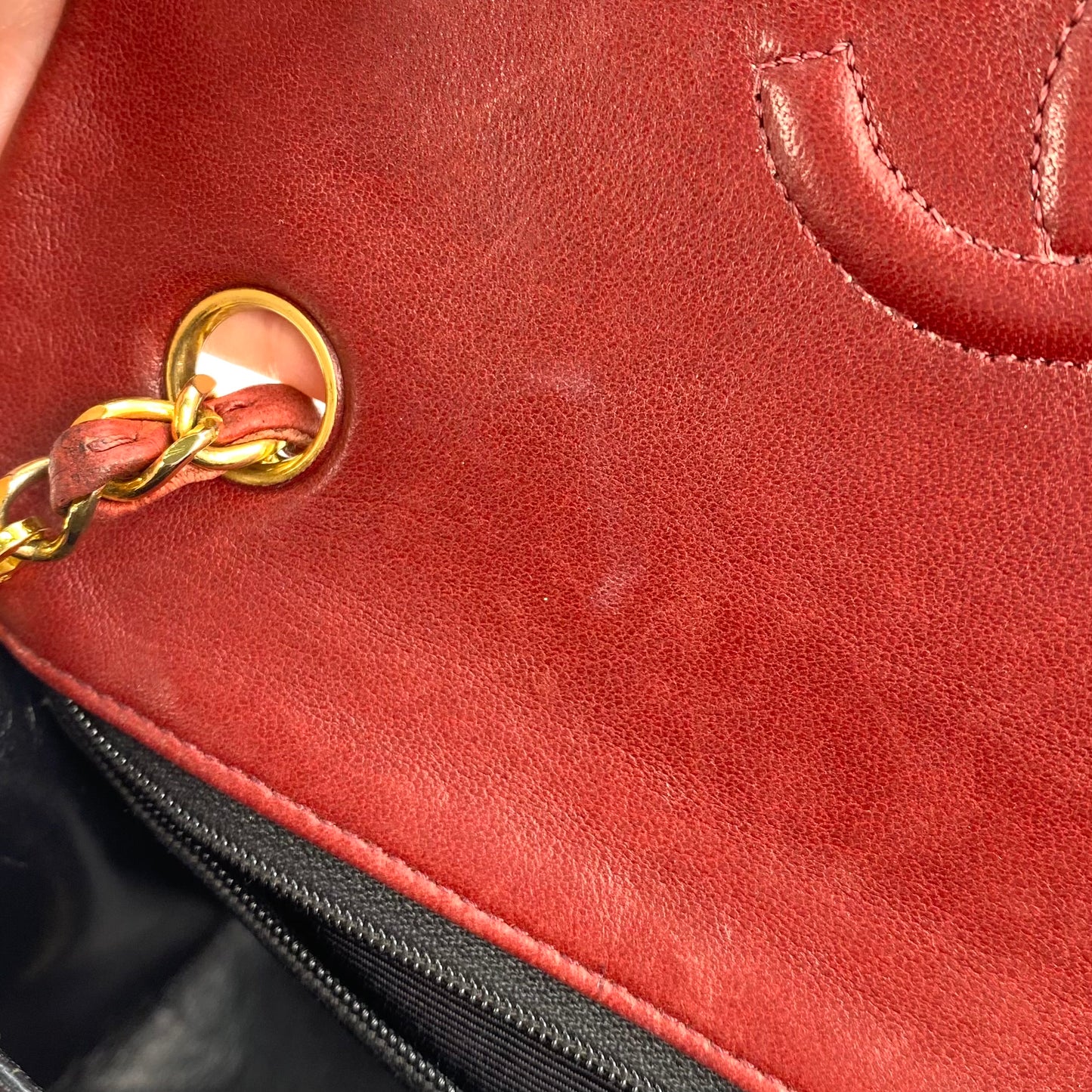 Kevin, 1 Series Square 20 Red Lambskin with seal and card