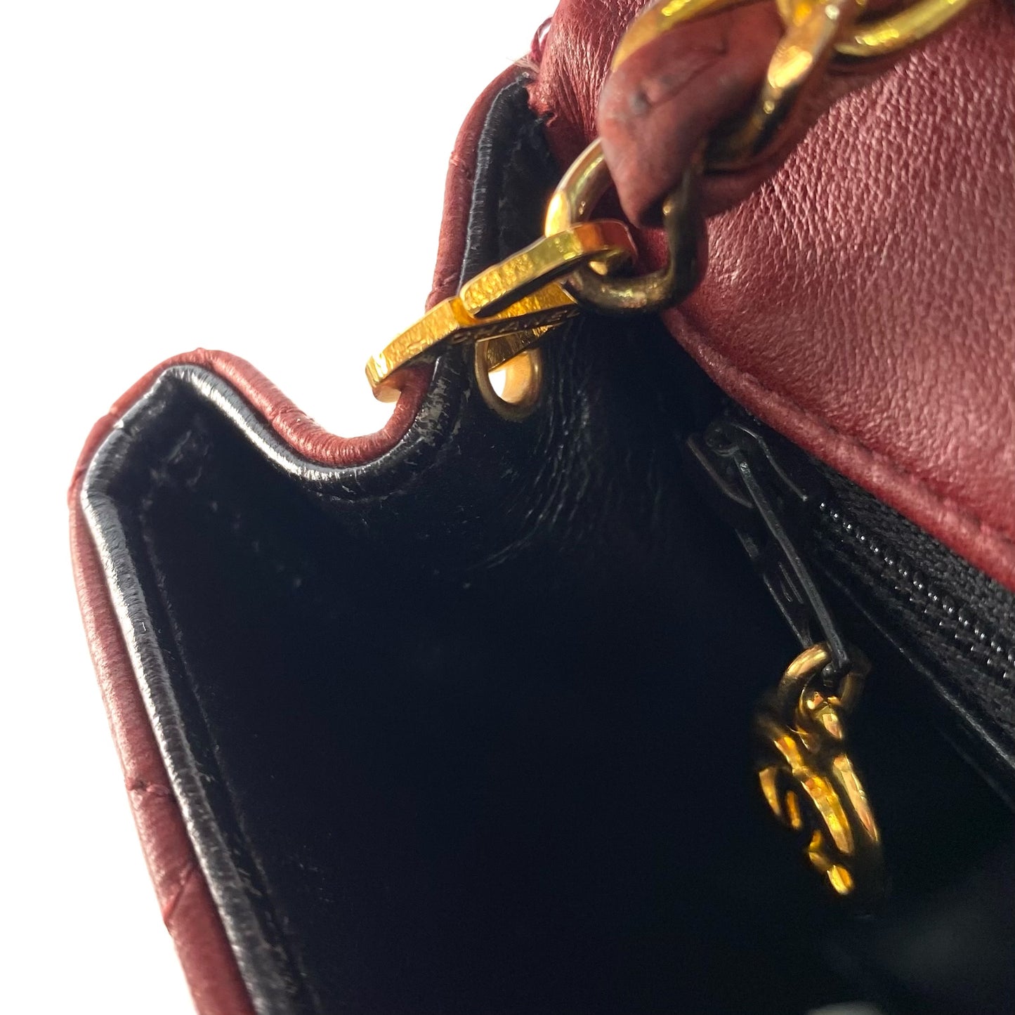 Kevin, 1 Series Square 20 Red Lambskin with seal and card