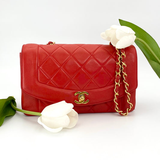 Leontyne, 2 Series Small Diana Red Lambskin with seal and card
