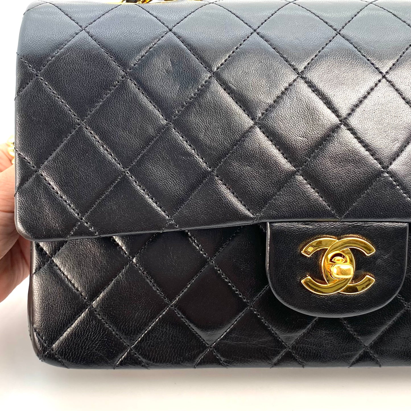 Minato, 1 Series Medium Classic Flap Black Lambskin with seal and card