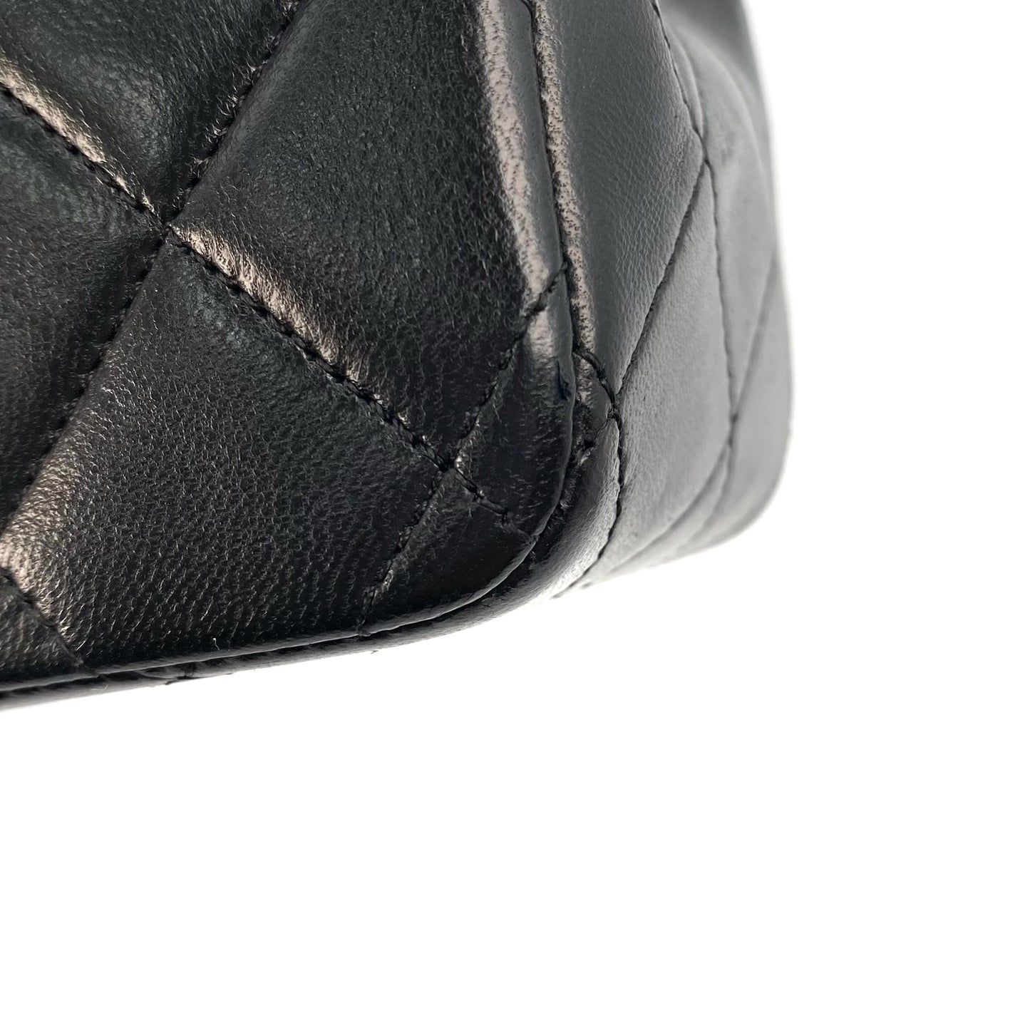 Minato, 1 Series Medium Classic Flap Black Lambskin with seal and card
