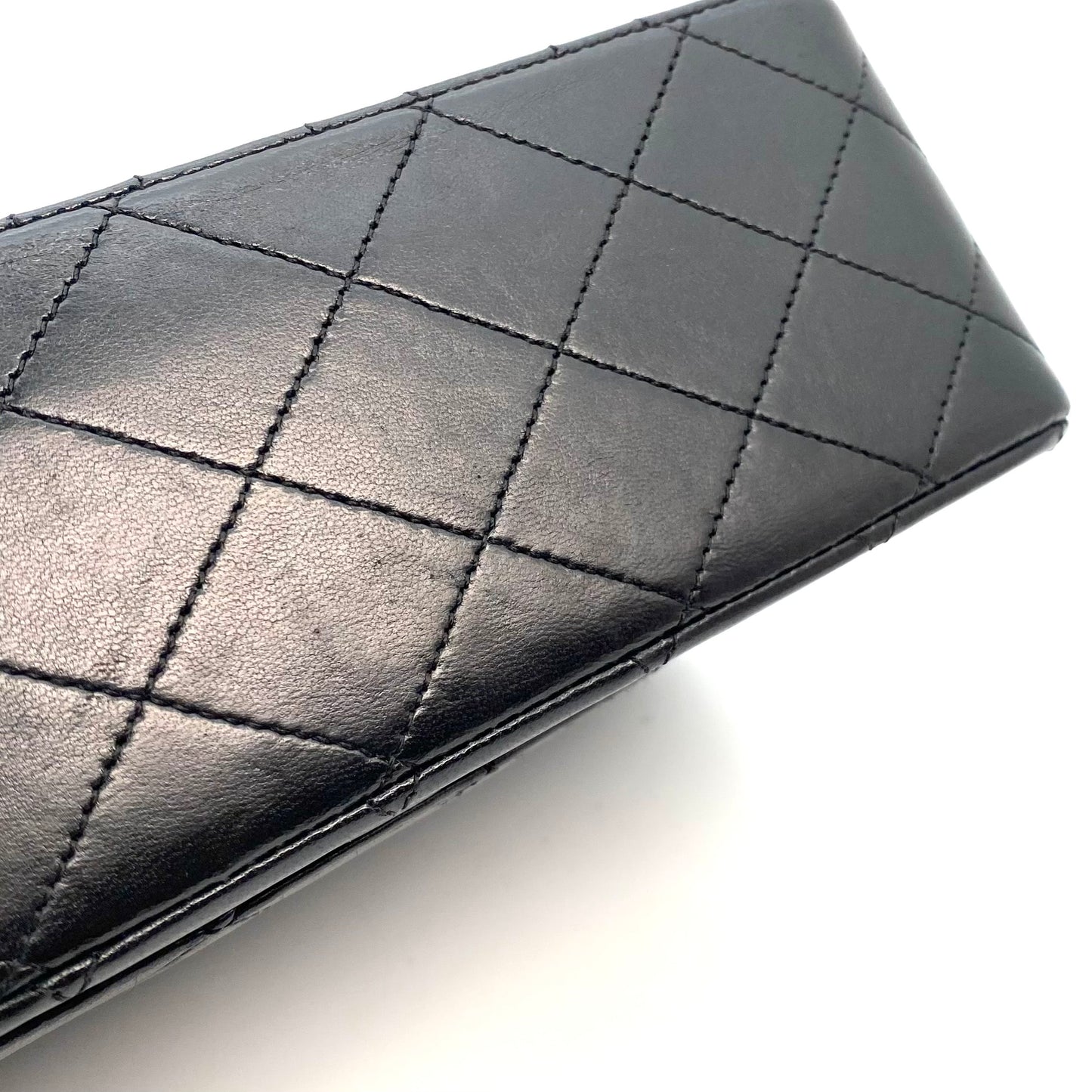 Minato, 1 Series Medium Classic Flap Black Lambskin with seal and card