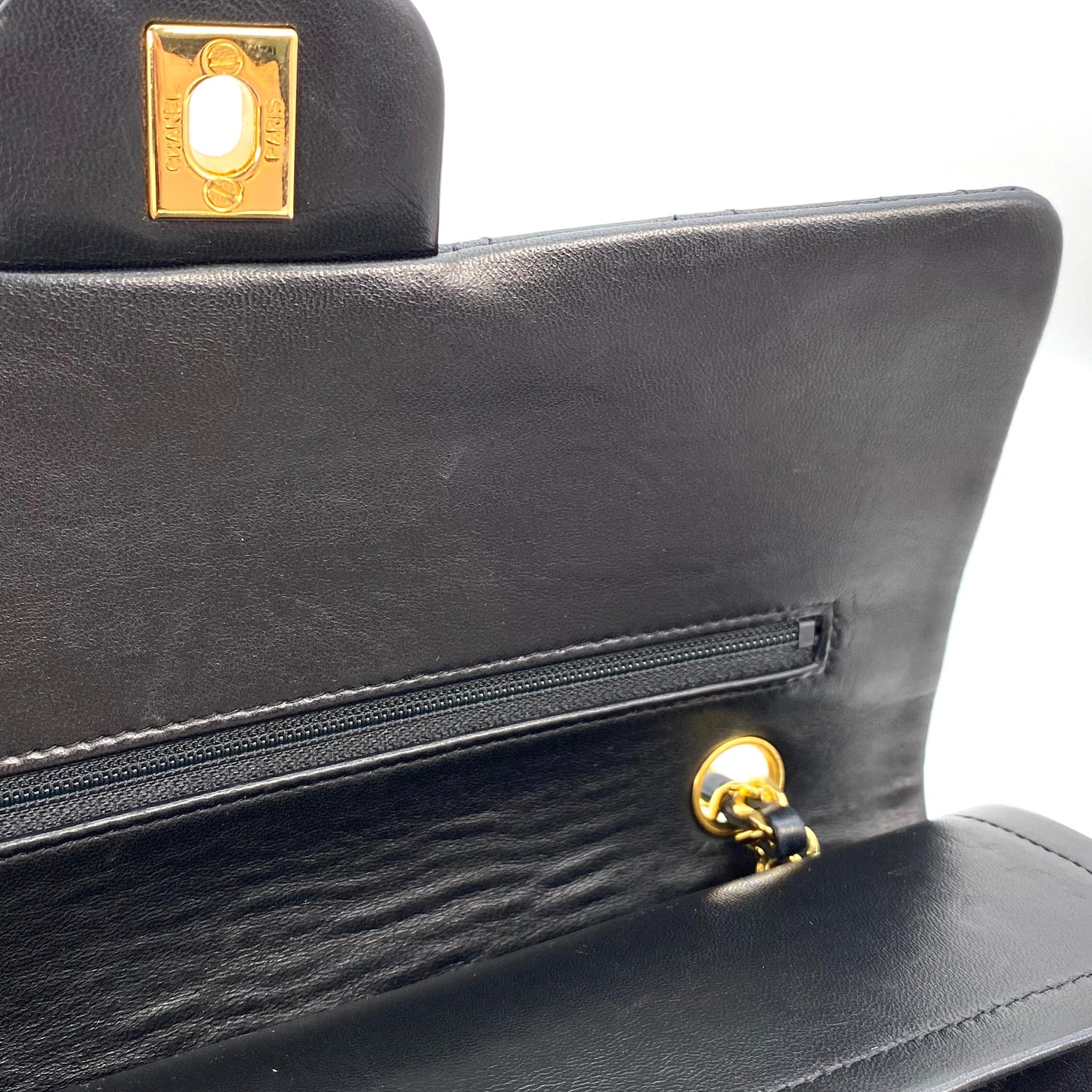 Minato, 1 Series Medium Classic Flap Black Lambskin with seal and card