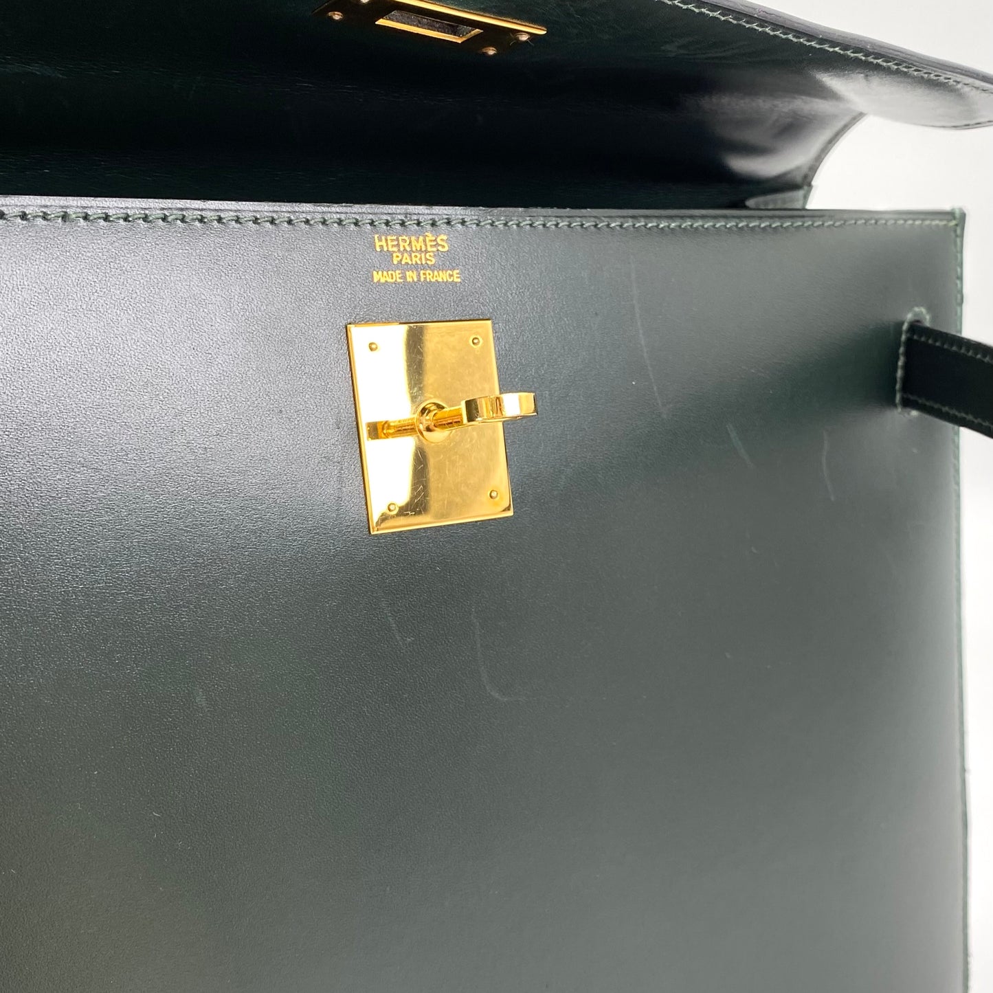 Clea, 1992 Kelly 32 Sellier Vert Box Gold Hardware with stamp OV