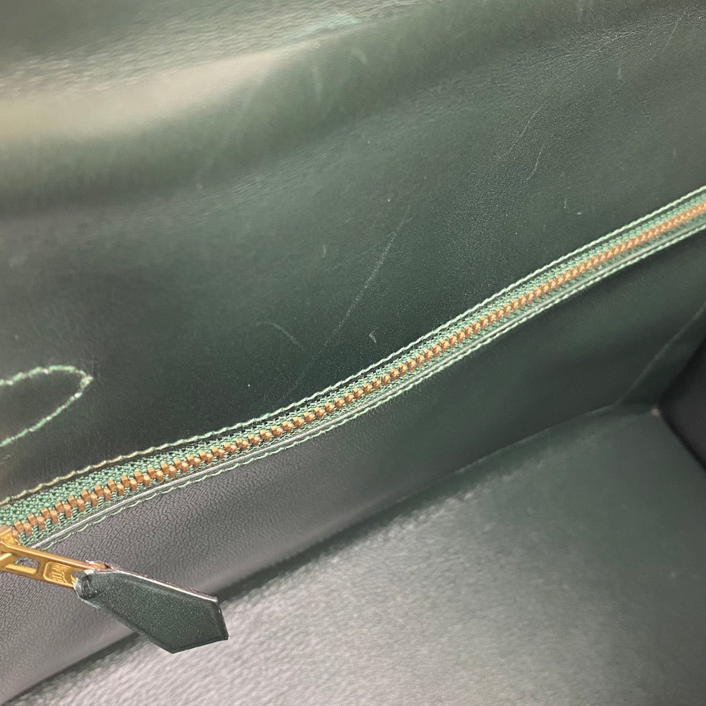 Clea, 1992 Kelly 32 Sellier Vert Box Gold Hardware with stamp OV