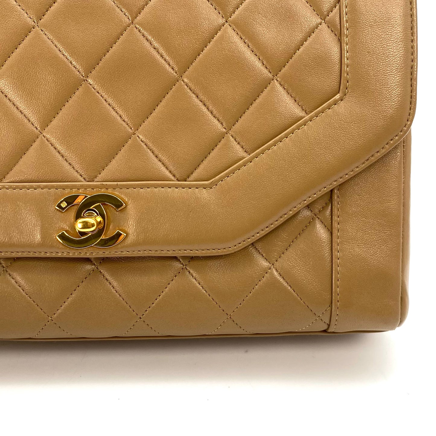 Lucius, 1 Series Tab Border Dark Beige Lambskin Flap with seal and card
