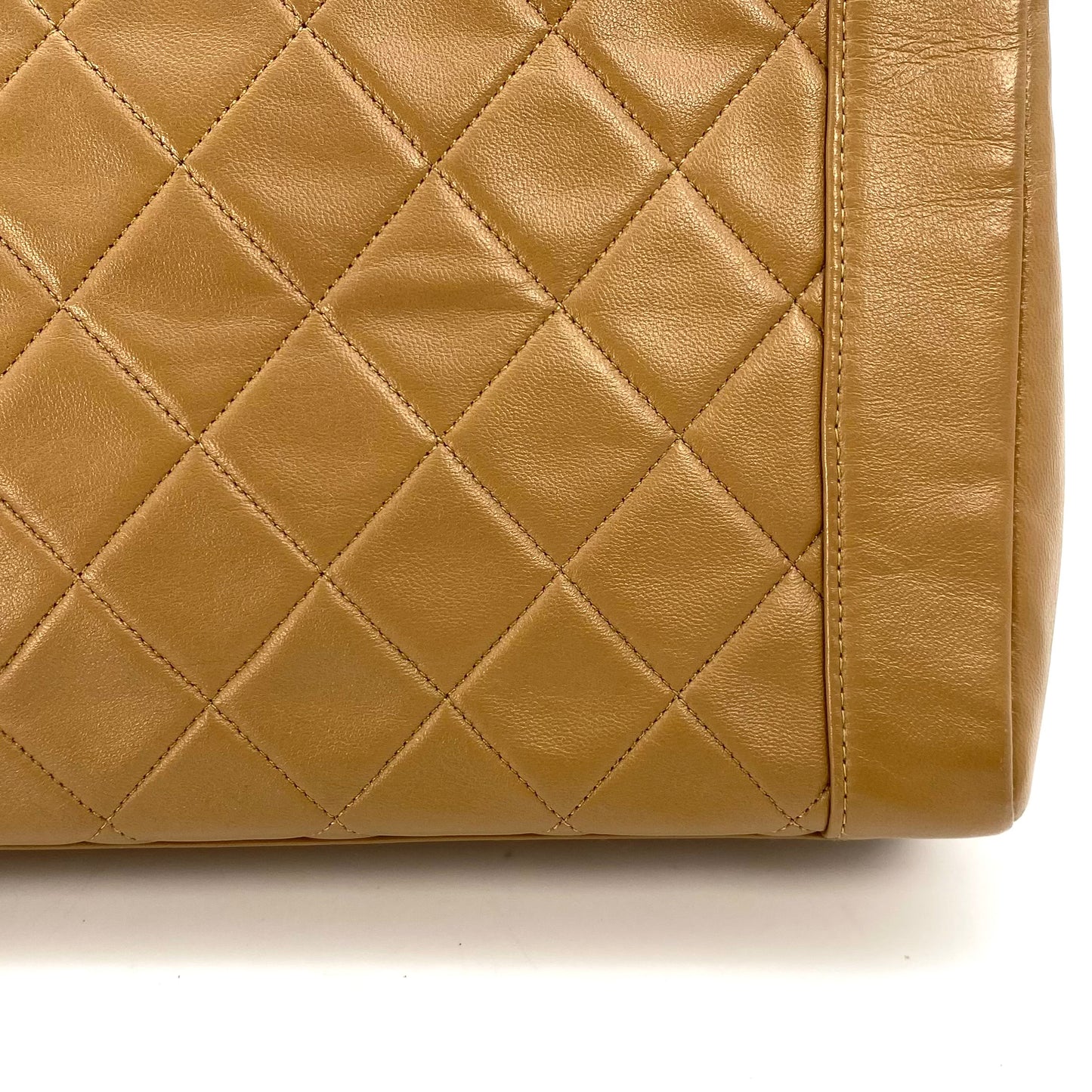 Lucius, 1 Series Tab Border Dark Beige Lambskin Flap with seal and card