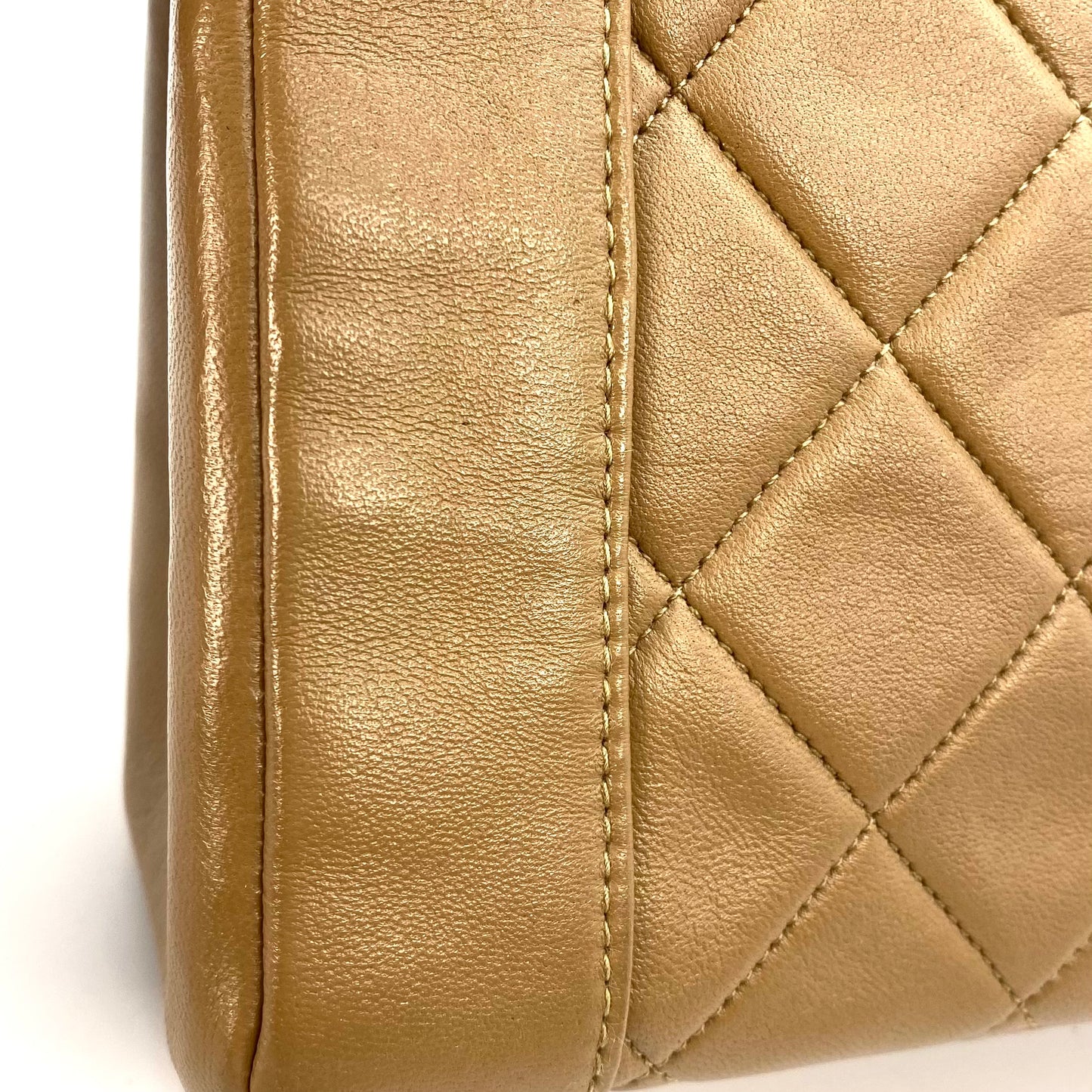 Lucius, 1 Series Tab Border Dark Beige Lambskin Flap with seal and card