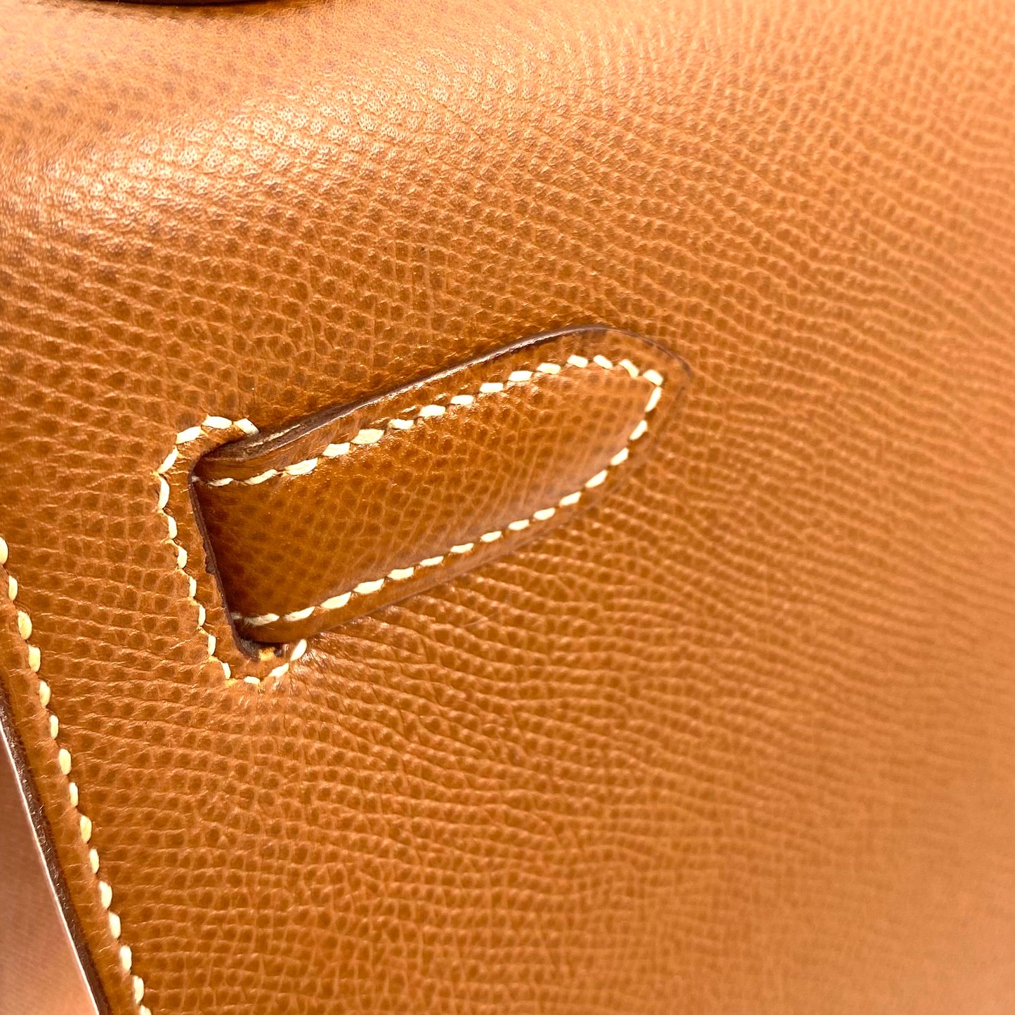 Attila, 1992 Kelly 32 Sellier Gold Courchevel with stamp 〇V