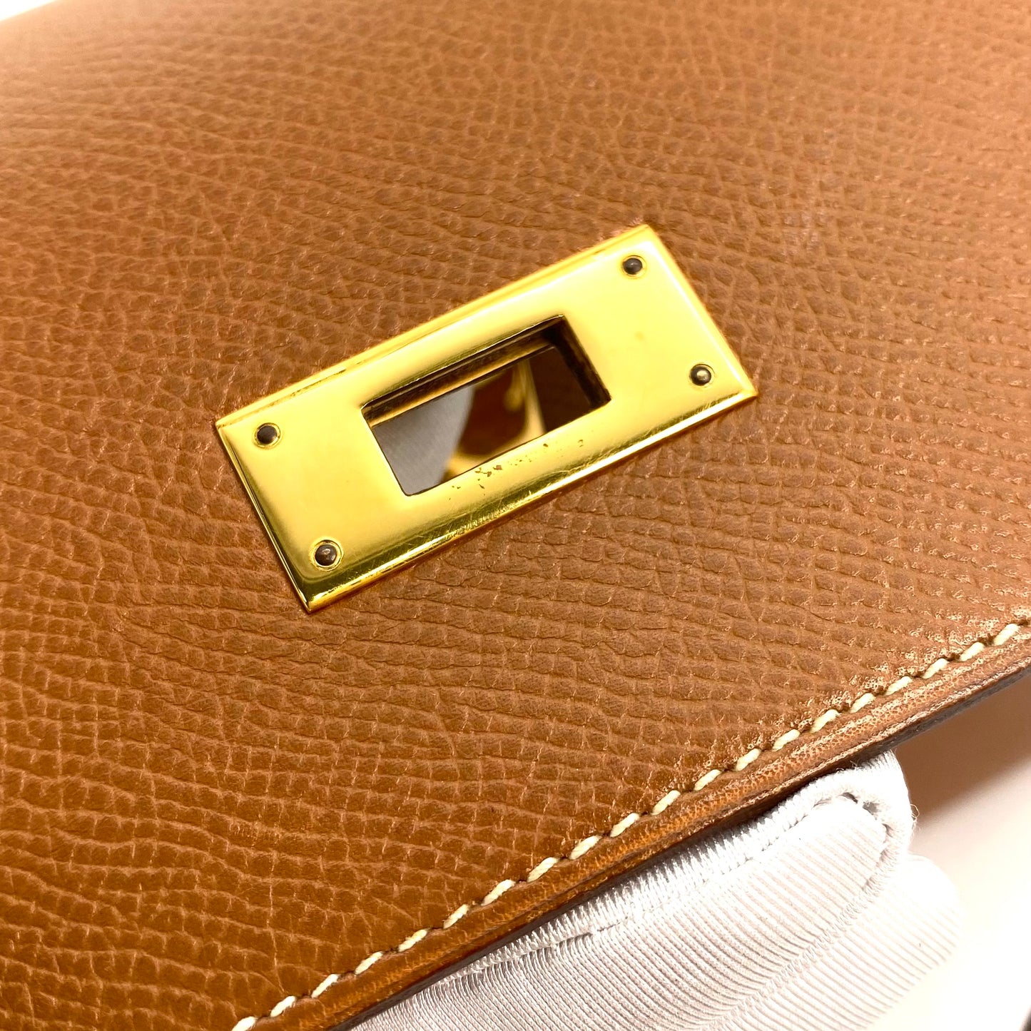 Attila, 1992 Kelly 32 Sellier Gold Courchevel with stamp 〇V