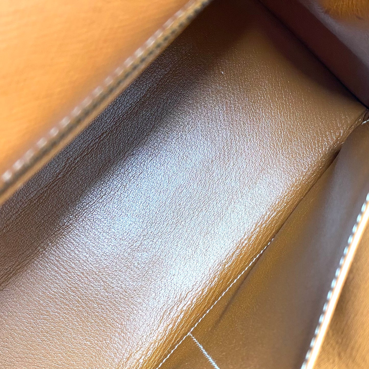 Attila, 1992 Kelly 32 Sellier Gold Courchevel with stamp 〇V