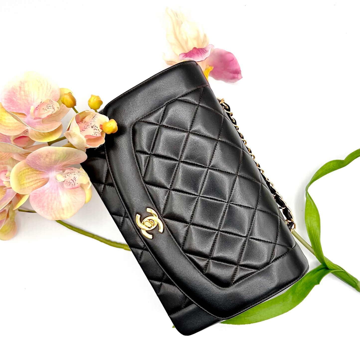 Sherry, Vintage Authentic Chanel 2 series medium black lambskin diana with seal and card