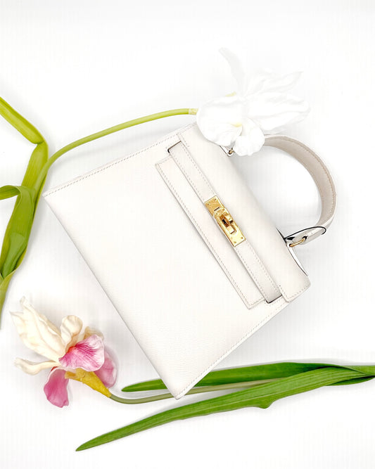 Fumiko, Vintage Authentic Hermes ⭕O 1985 kelly 20 white courchevel with strap