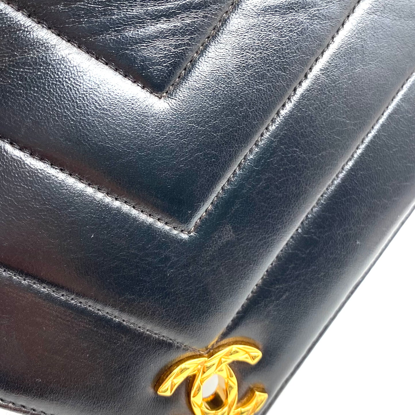 Kalvino, 2 Series Chevron Bijou Black Lambskin with seal and card
