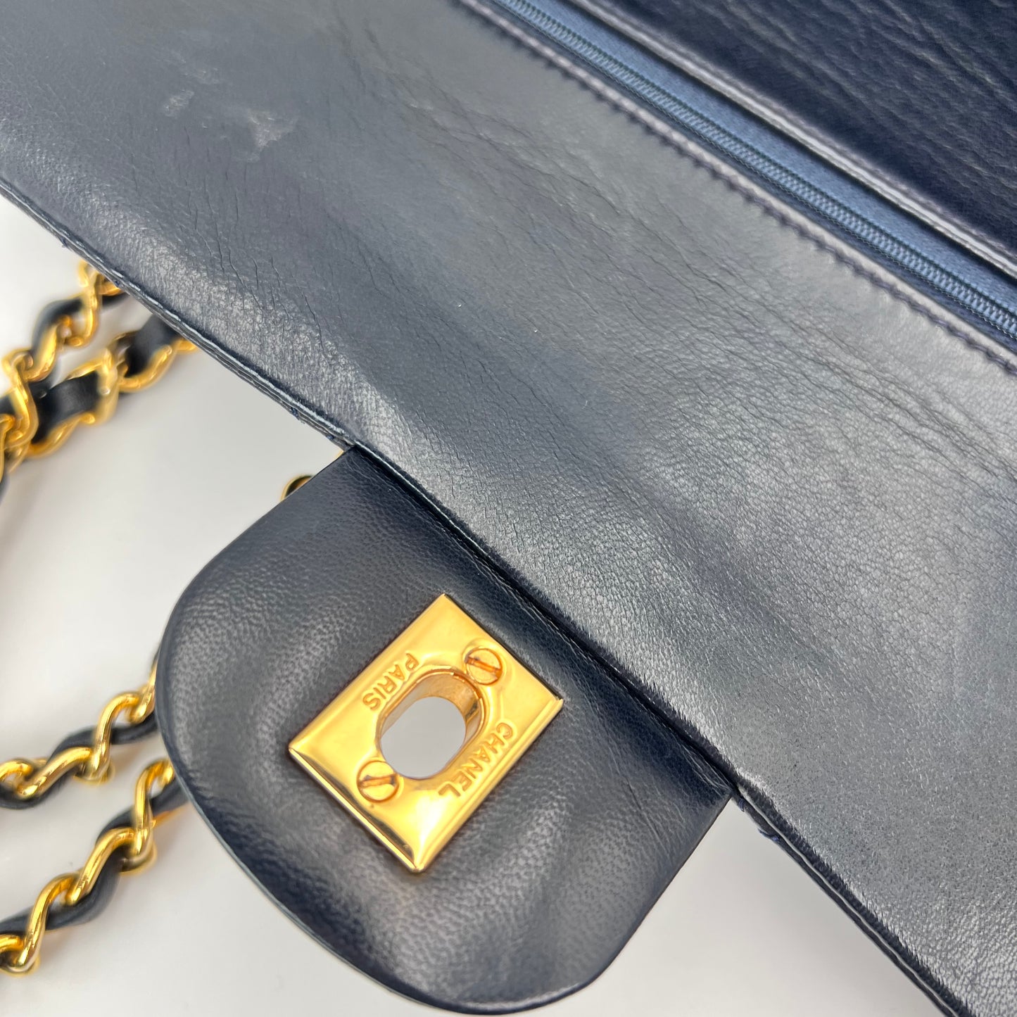 Damon, 1 series Medium Classic Flap Navy Lambskin with serial only