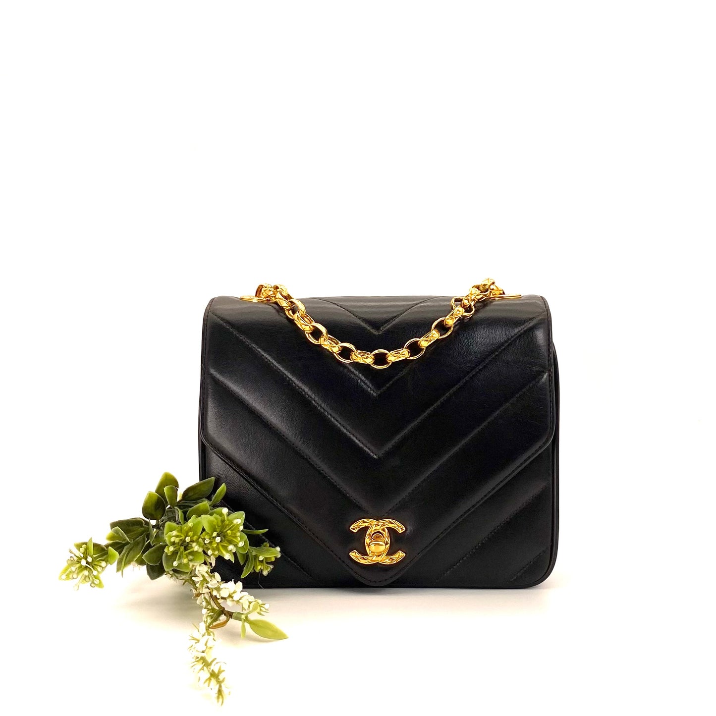 Kalvino, 2 Series Chevron Bijou Black Lambskin with seal and card