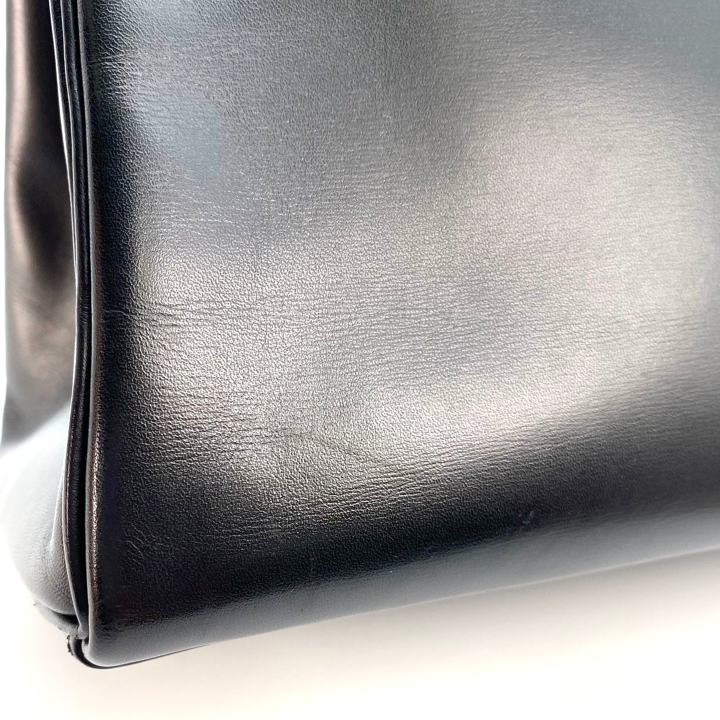 Nisa, 1991 Kelly 32 Retourne Black Boxcalf with stamp 〇U