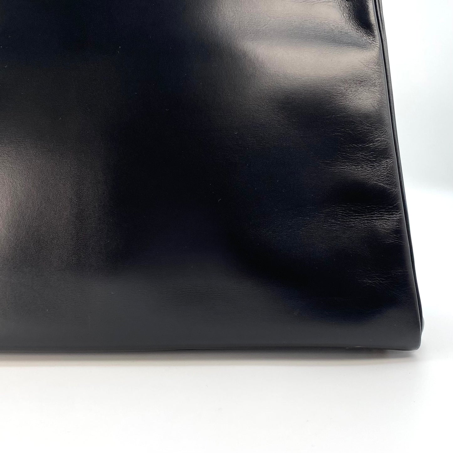 Nisa, 1991 Kelly 32 Retourne Black Boxcalf with stamp 〇U