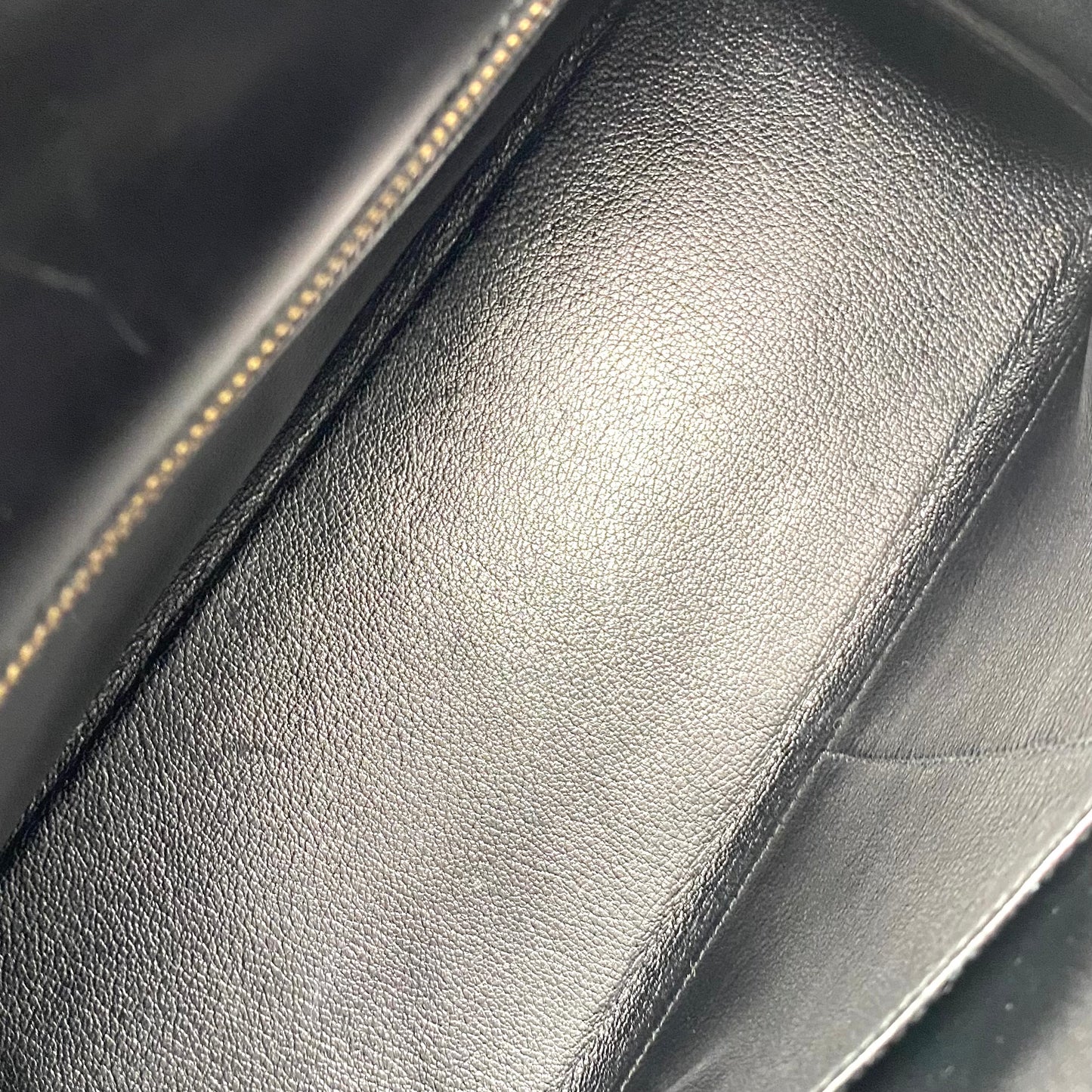 Nisa, 1991 Kelly 32 Retourne Black Boxcalf with stamp 〇U