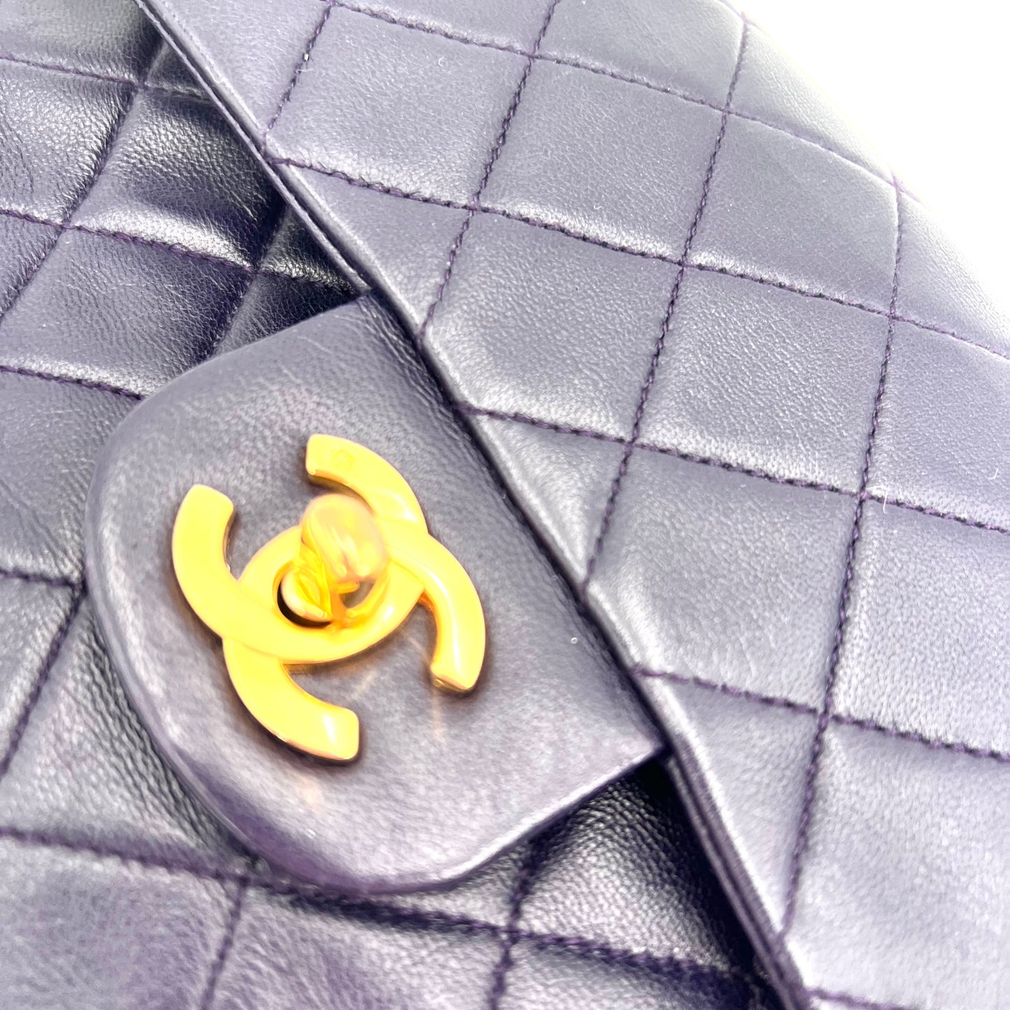 Kalya, 1 series small classic flap purple lambskin with seal and card