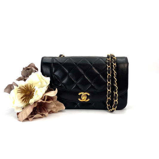 Jayden, 3 series small Diana black lambskin with seal and card