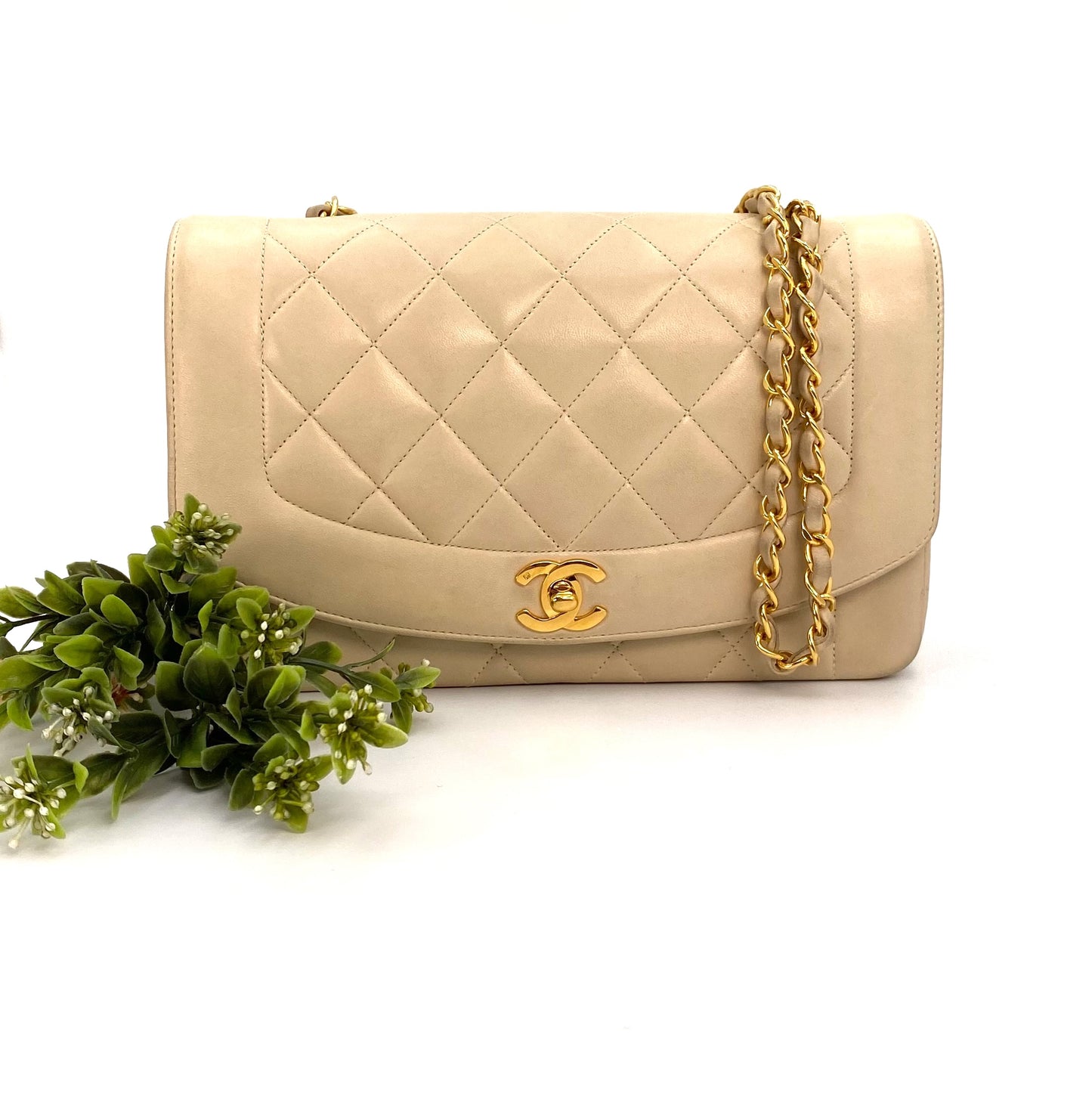 Valery, 2 Series Medium Diana Beige Lambskin with seal and card
