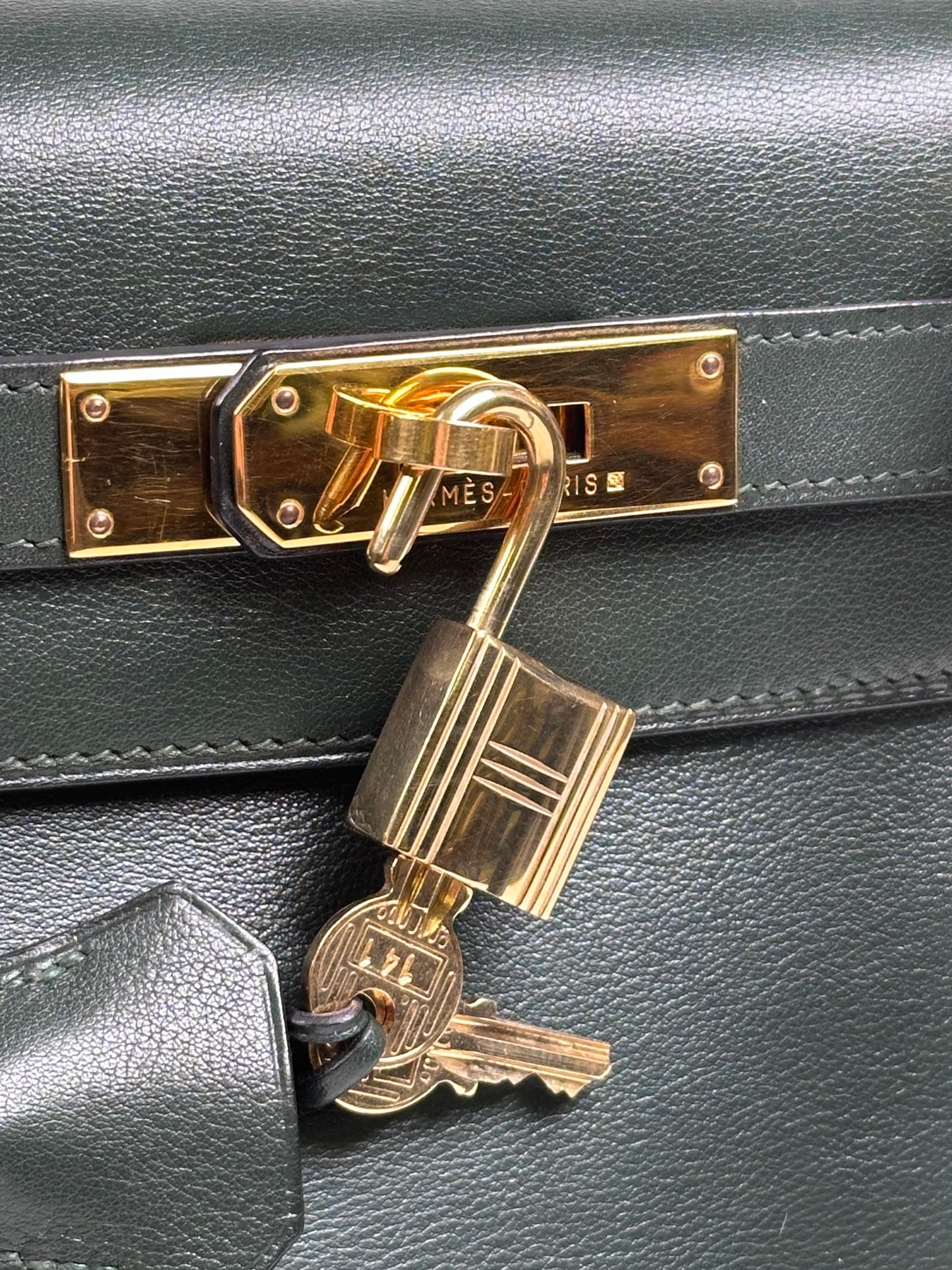 Massimo, no stamp K28 Vert Fonce in Gulliver Leather