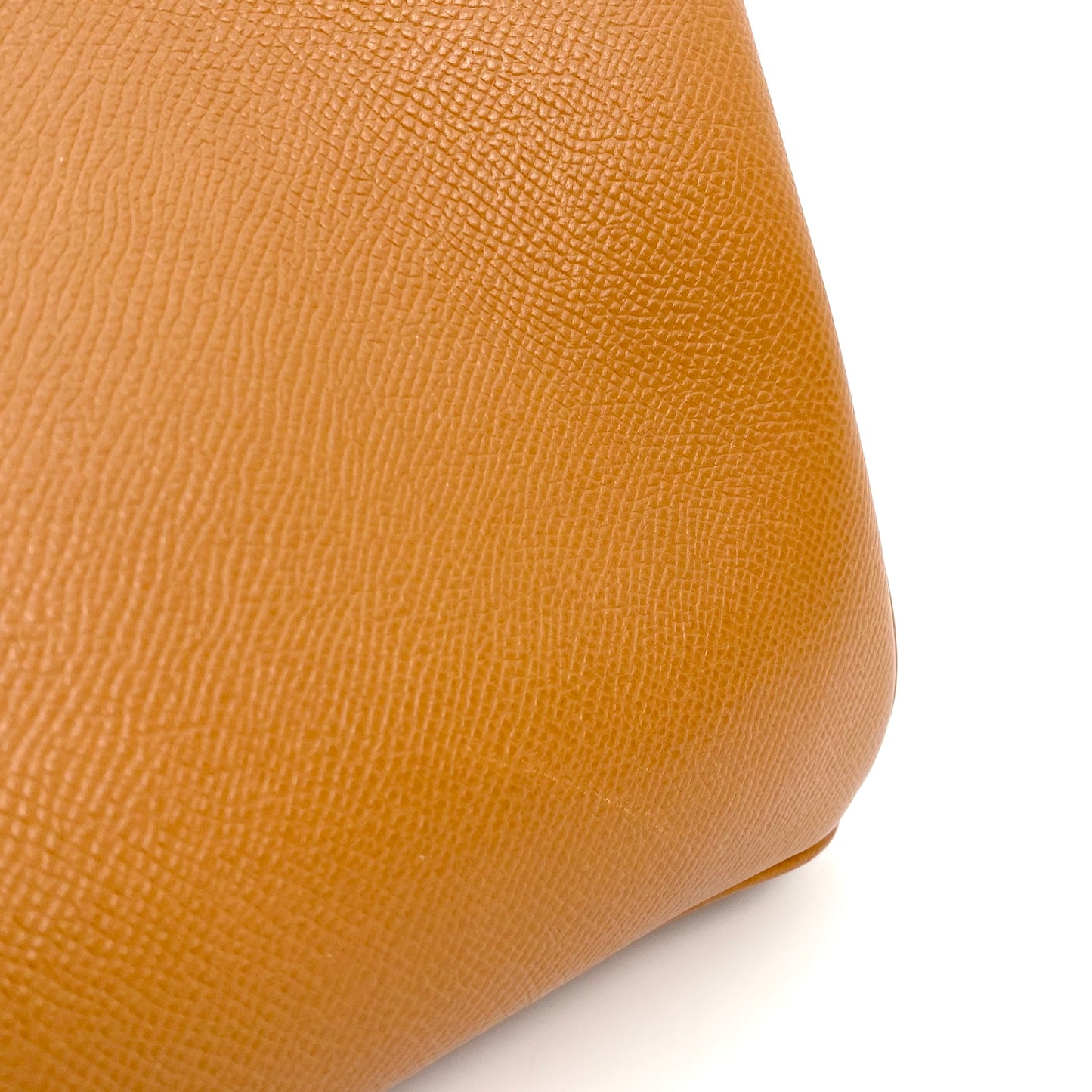 Cassie, 2001 HAC 32 Gold Couchevel Gold Hardware with stamp □E