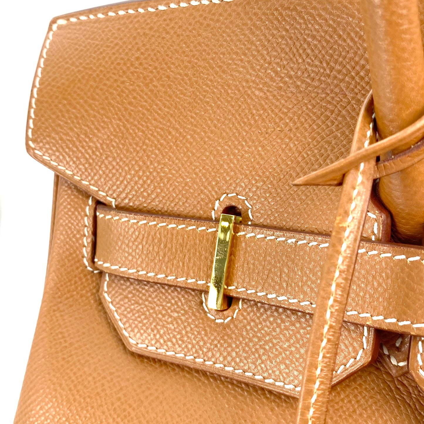 Cassie, 2001 HAC 32 Gold Couchevel Gold Hardware with stamp □E