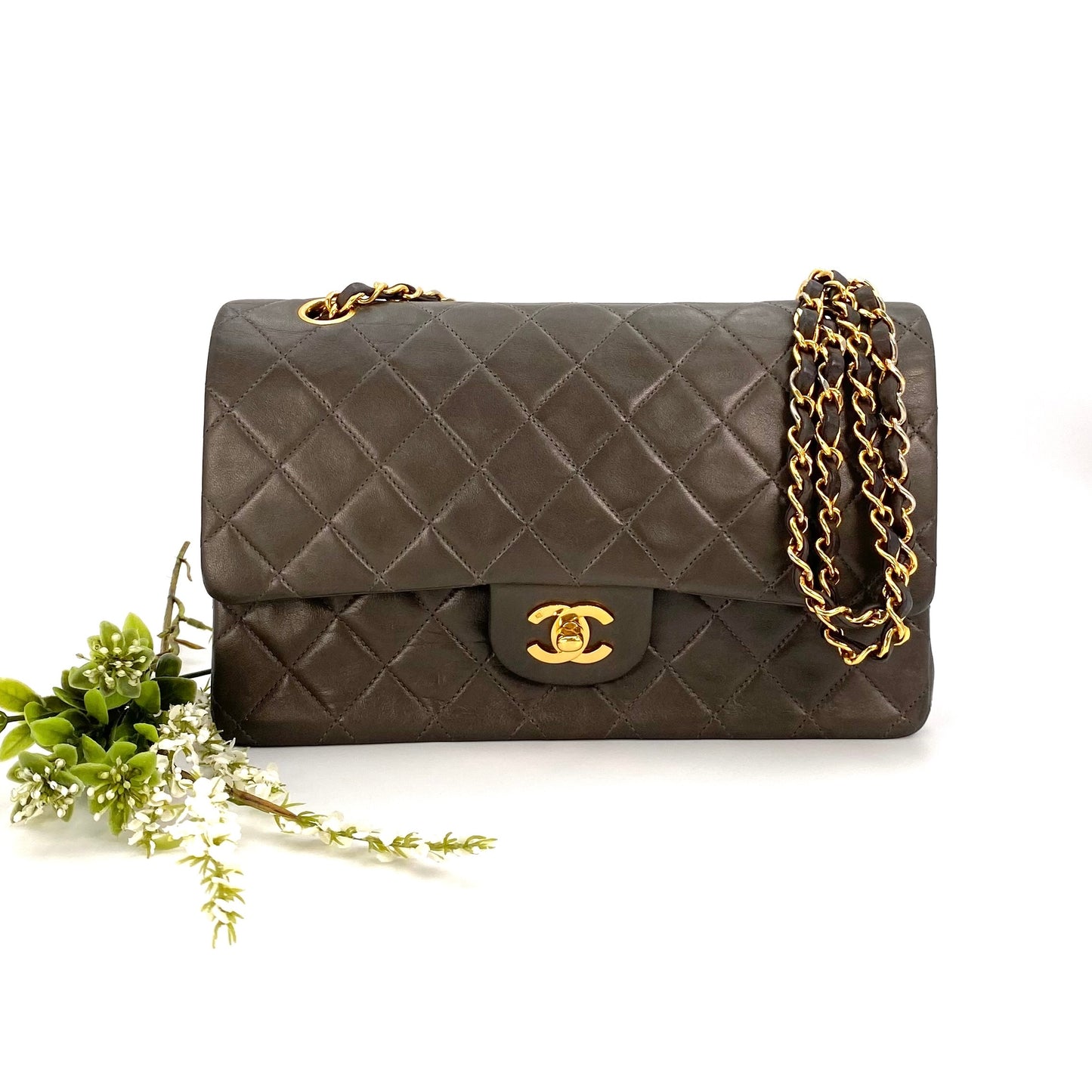 Samara, 3 Series Medium Classic Flap Grey Lambskin with seal and card