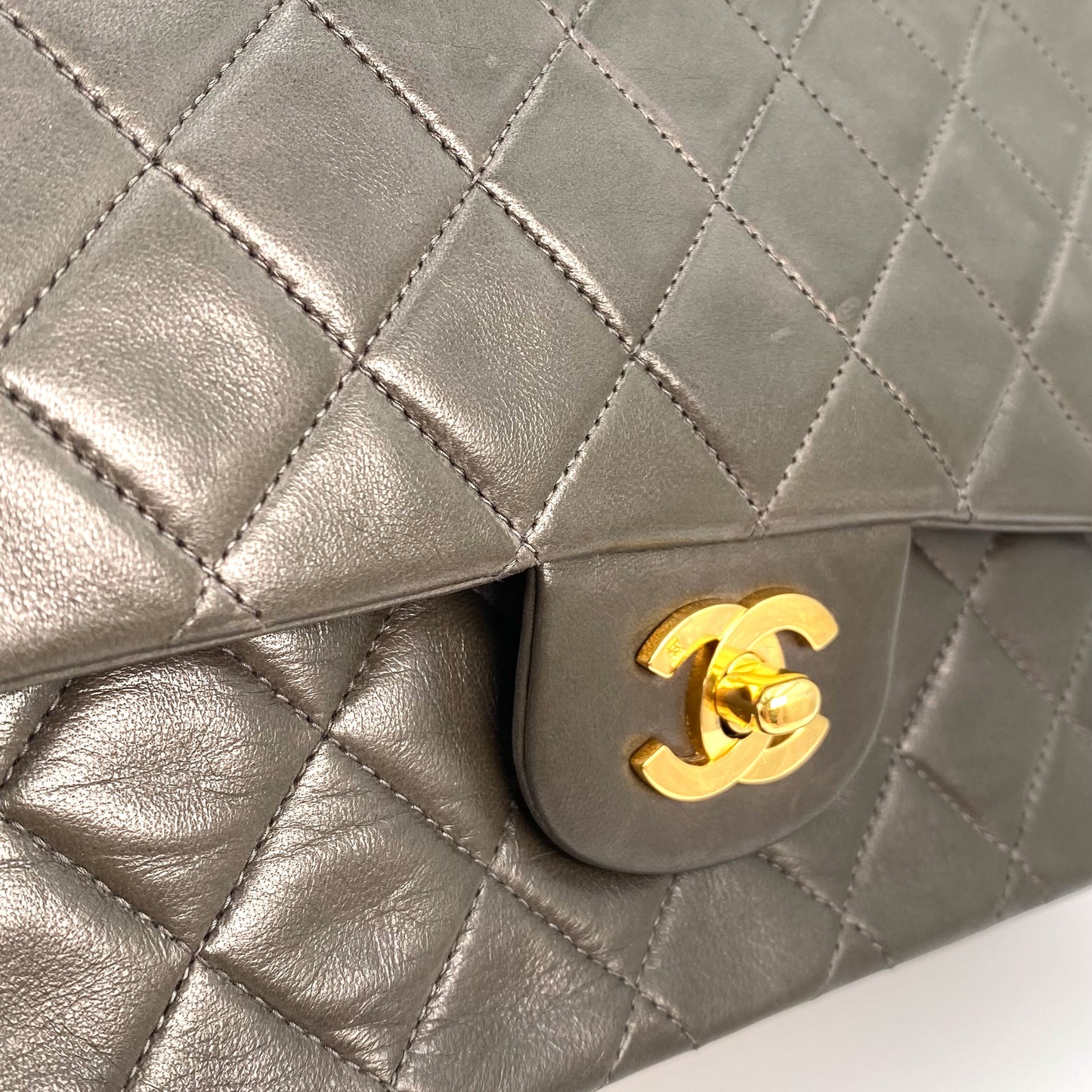 Samara, 3 Series Medium Classic Flap Grey Lambskin with seal and card
