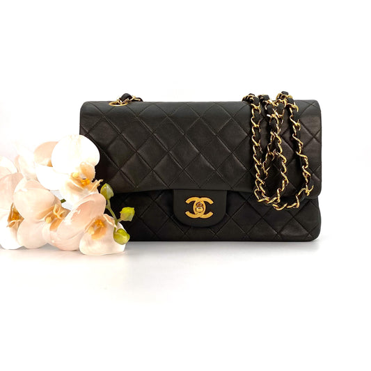 Raven, 1 series medium classic flap khaki lambskin with seal and card